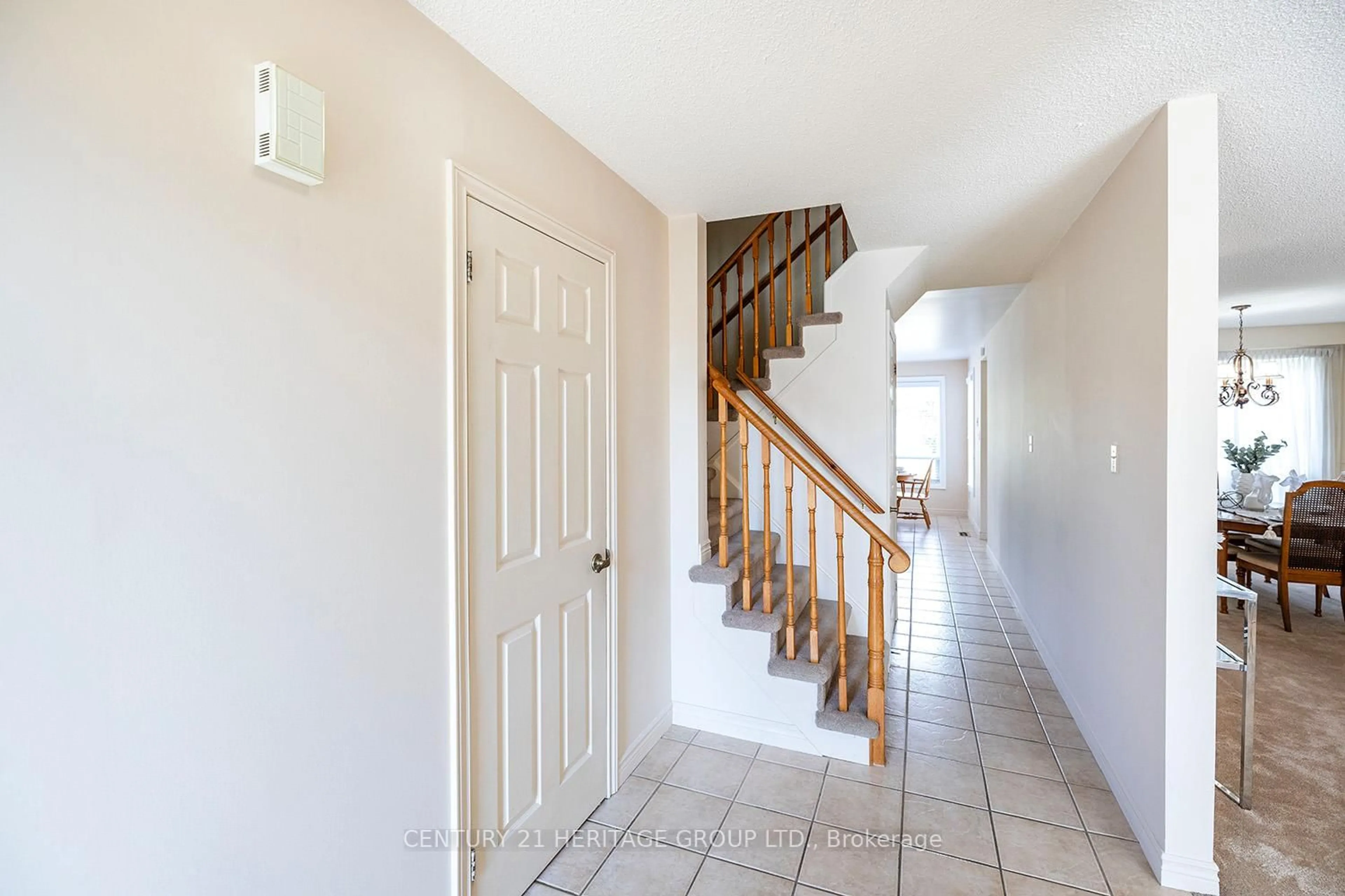 Unknown for 804 Mahina St, Oshawa Ontario L1J 7S2