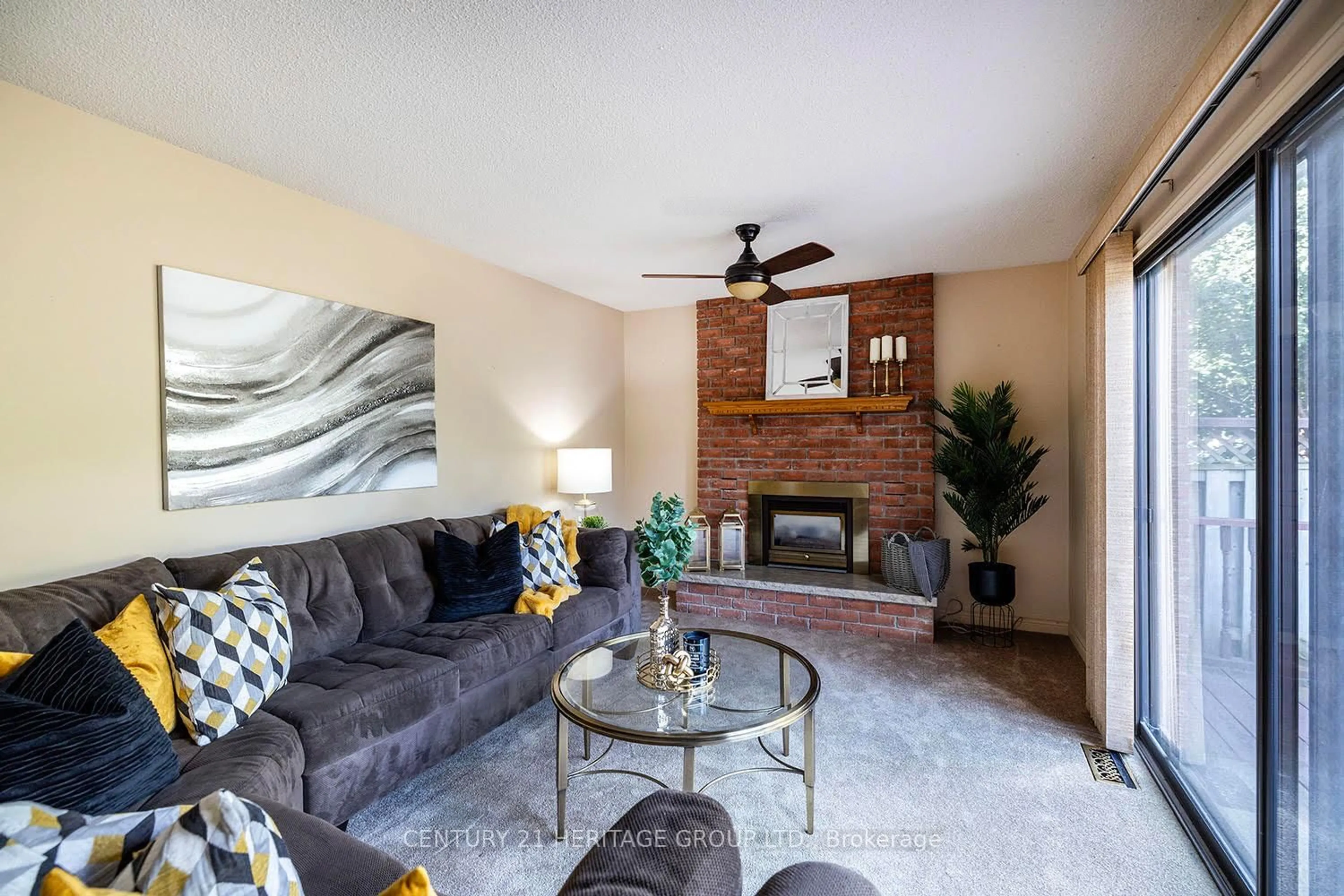 Living room with furniture, unknown for 804 Mahina St, Oshawa Ontario L1J 7S2