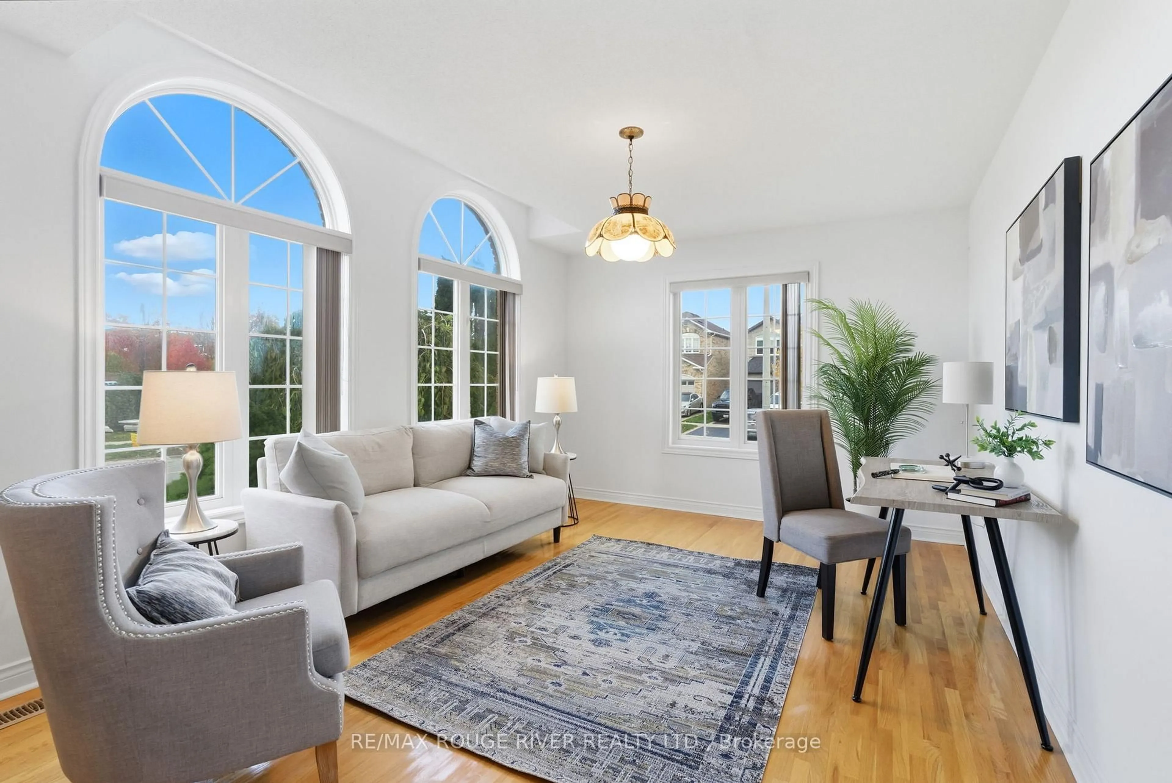 Living room with furniture, unknown for 36 Tormina Blvd, Whitby Ontario L1R 3B4