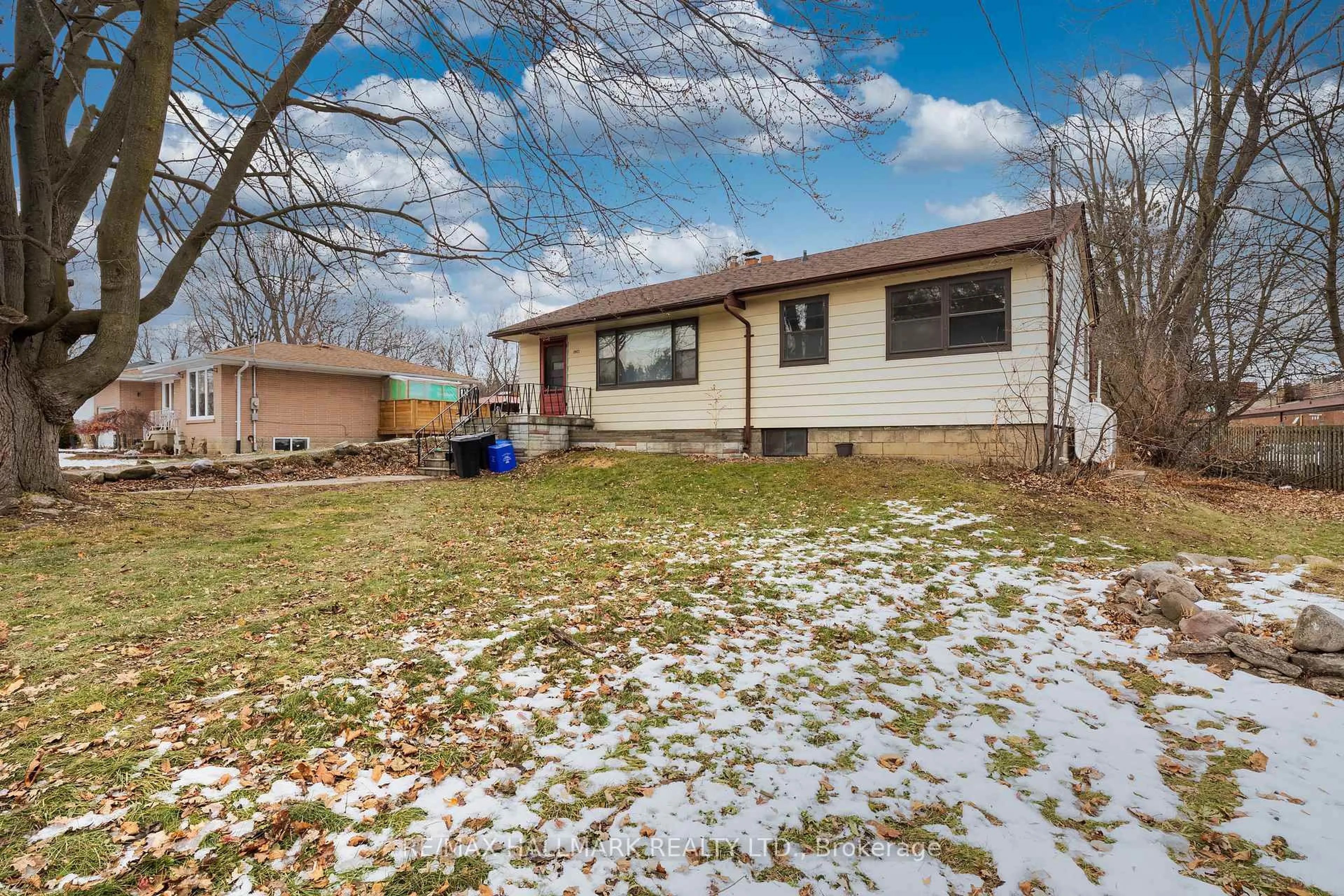 Unknown for 1911 Glenview Rd, Pickering Ontario L1V 1W9