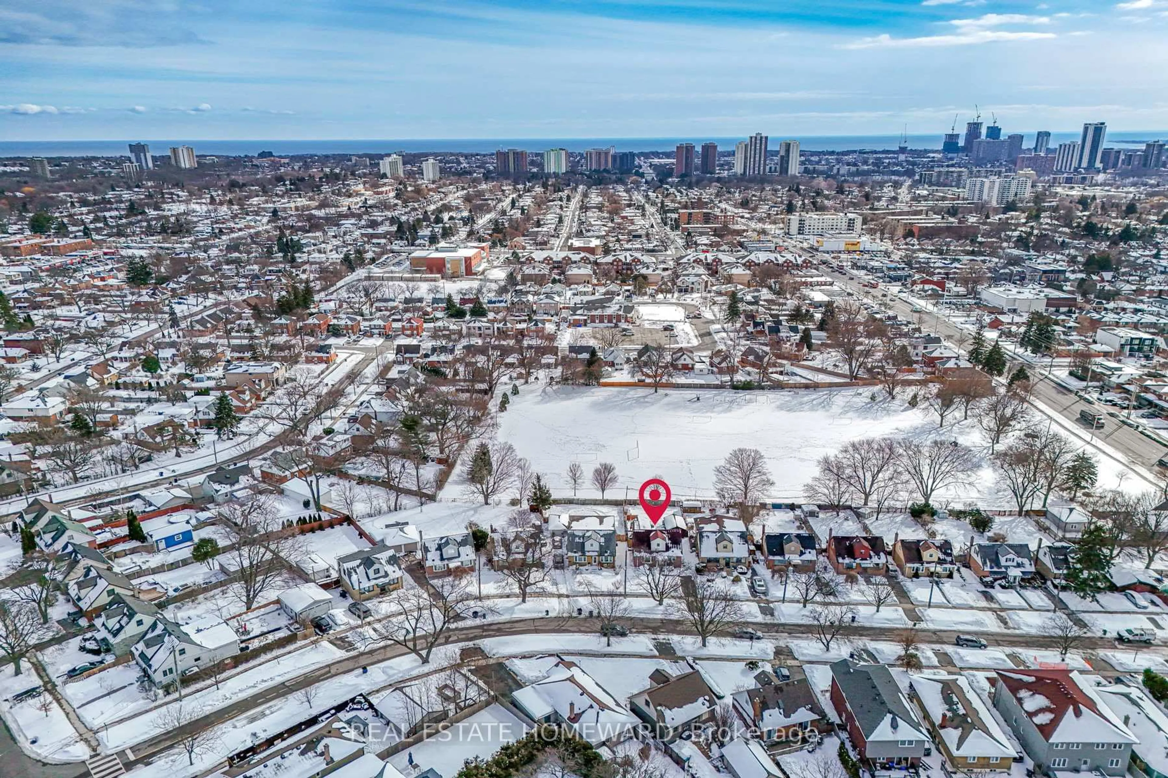 A pic from outside/outdoor area/front of a property/back of a property/a pic from drone, street for 15 Medonte Ave, Toronto Ontario M1L 1Z2