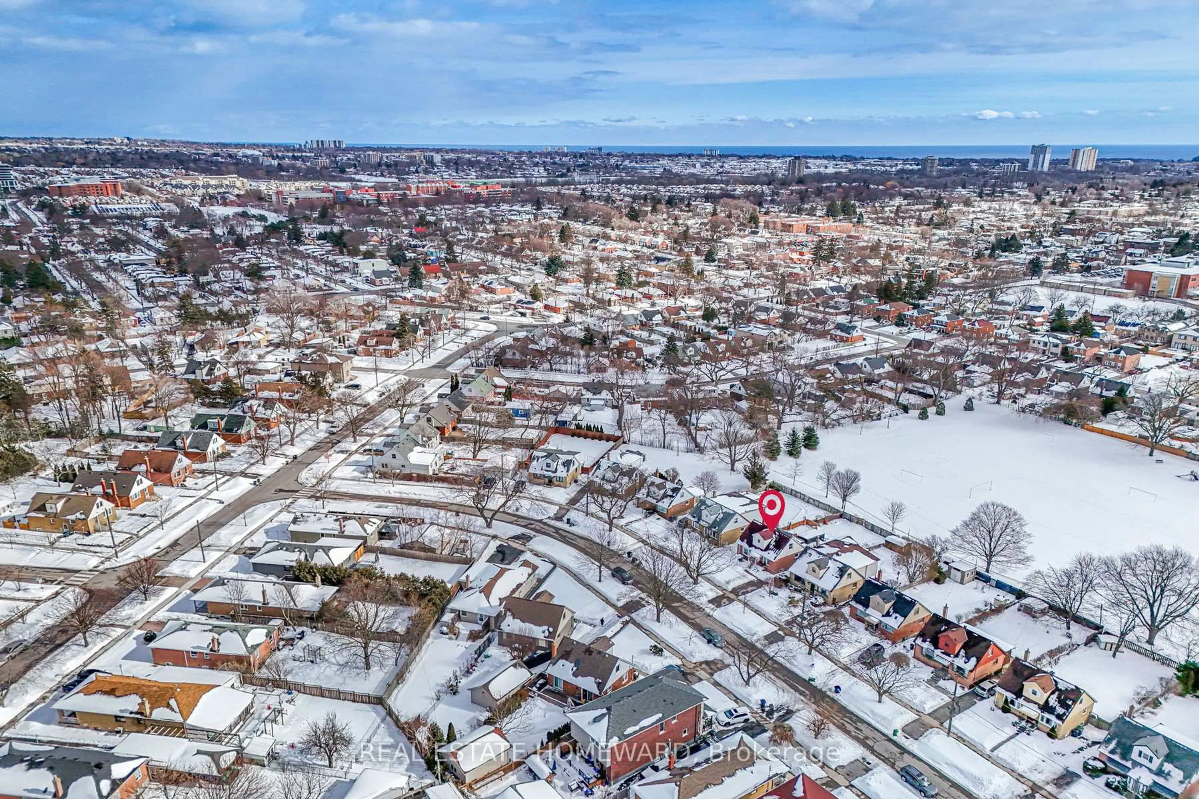 A pic from outside/outdoor area/front of a property/back of a property/a pic from drone, street for 15 Medonte Ave, Toronto Ontario M1L 1Z2