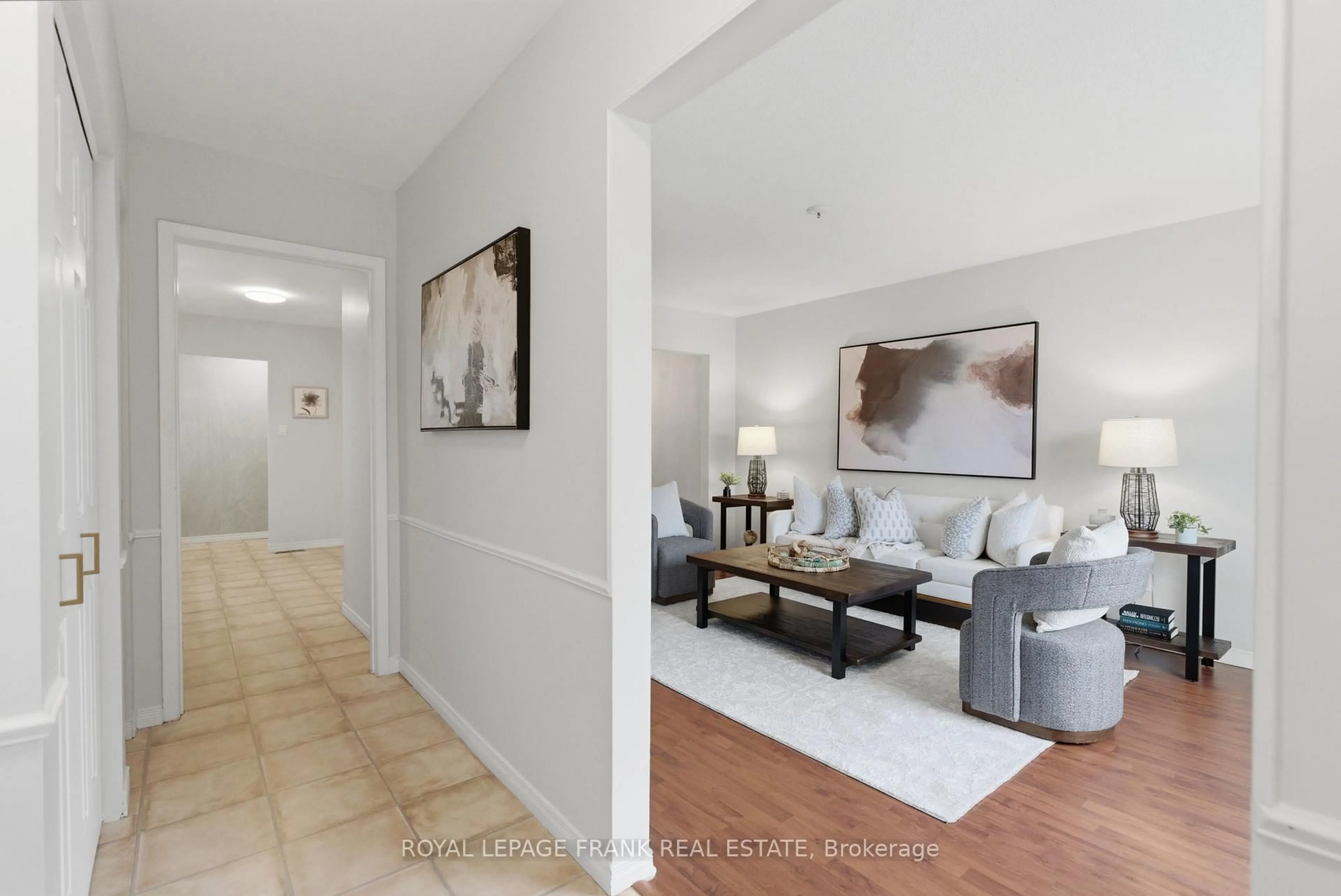 Indoor entryway for 380 Surrey Dr, Oshawa Ontario L1G 6H1