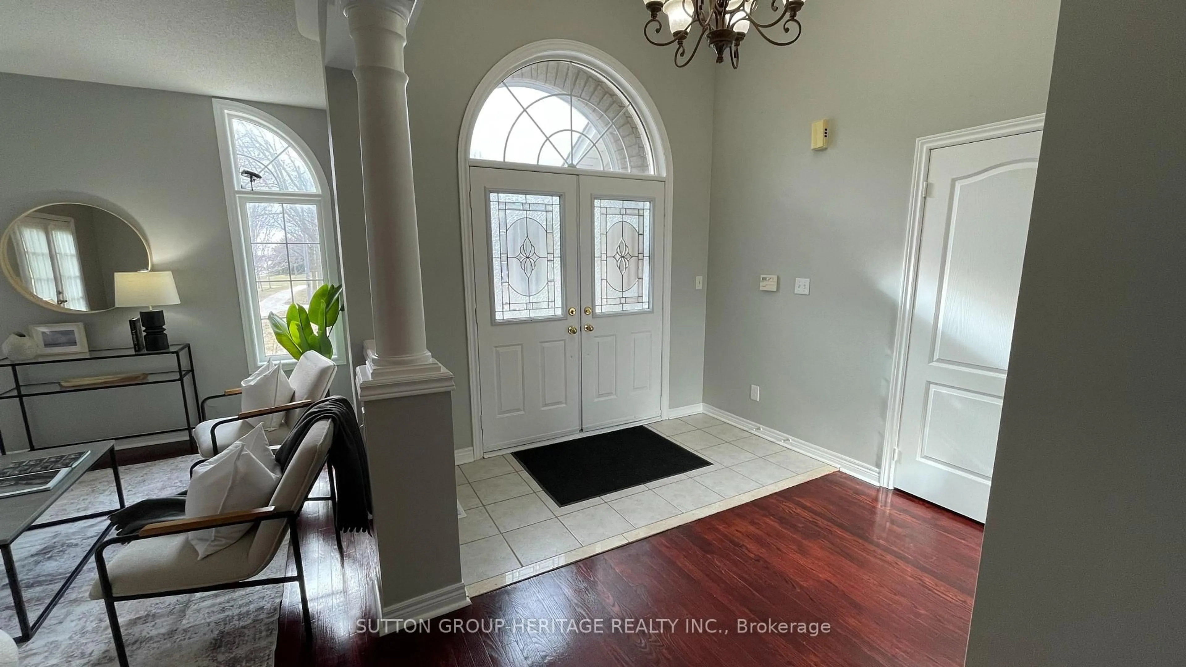 Indoor entryway for 57 Kimberly Dr, Whitby Ontario L1M 1K5