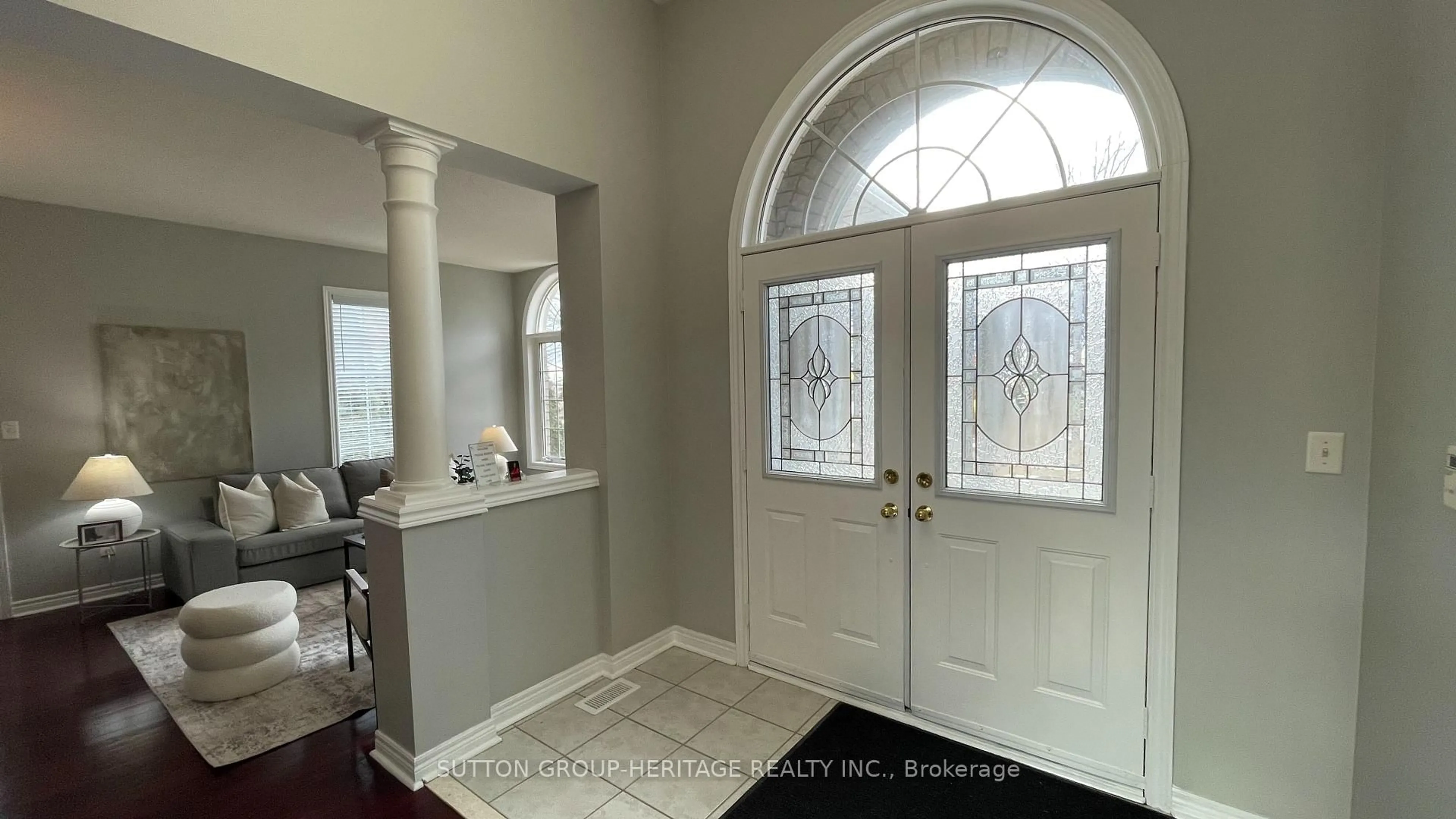 Indoor entryway for 57 Kimberly Dr, Whitby Ontario L1M 1K5