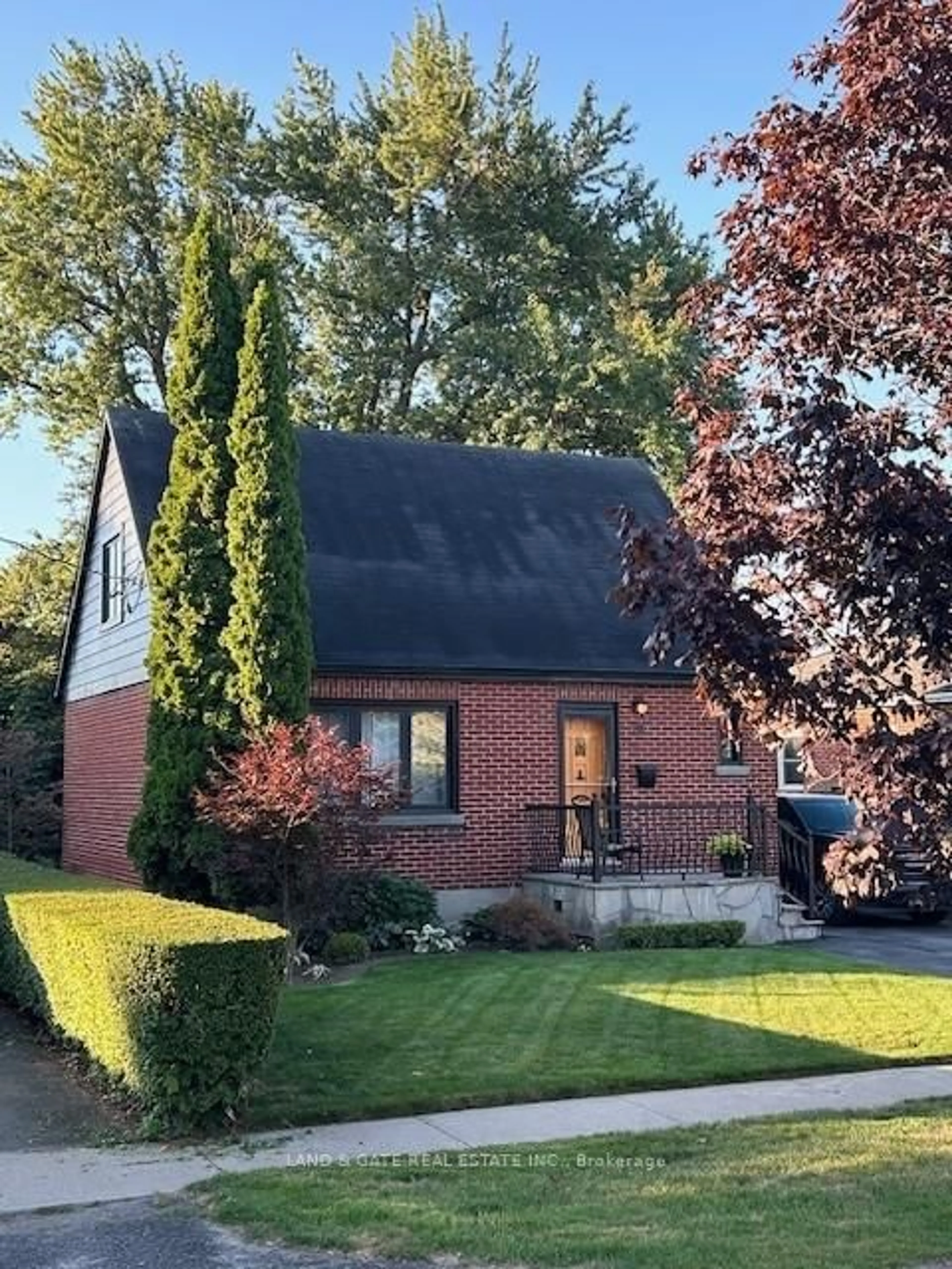 Home with brick exterior material, street for 19 Southway Dr, Clarington Ontario L1C 1C4