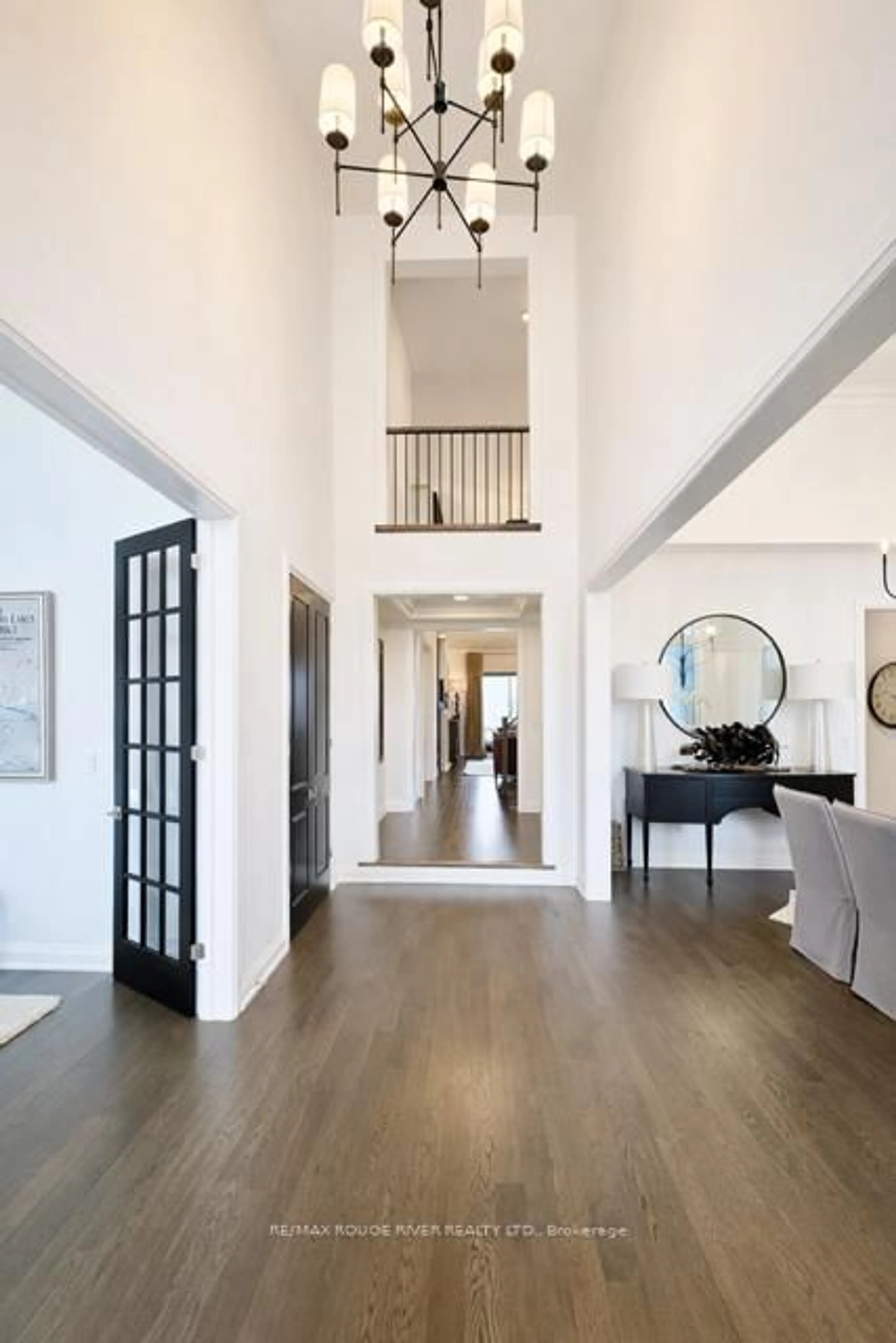 Indoor entryway for 49 Bonnie Brae Crt, Scugog Ontario L9L 1V1