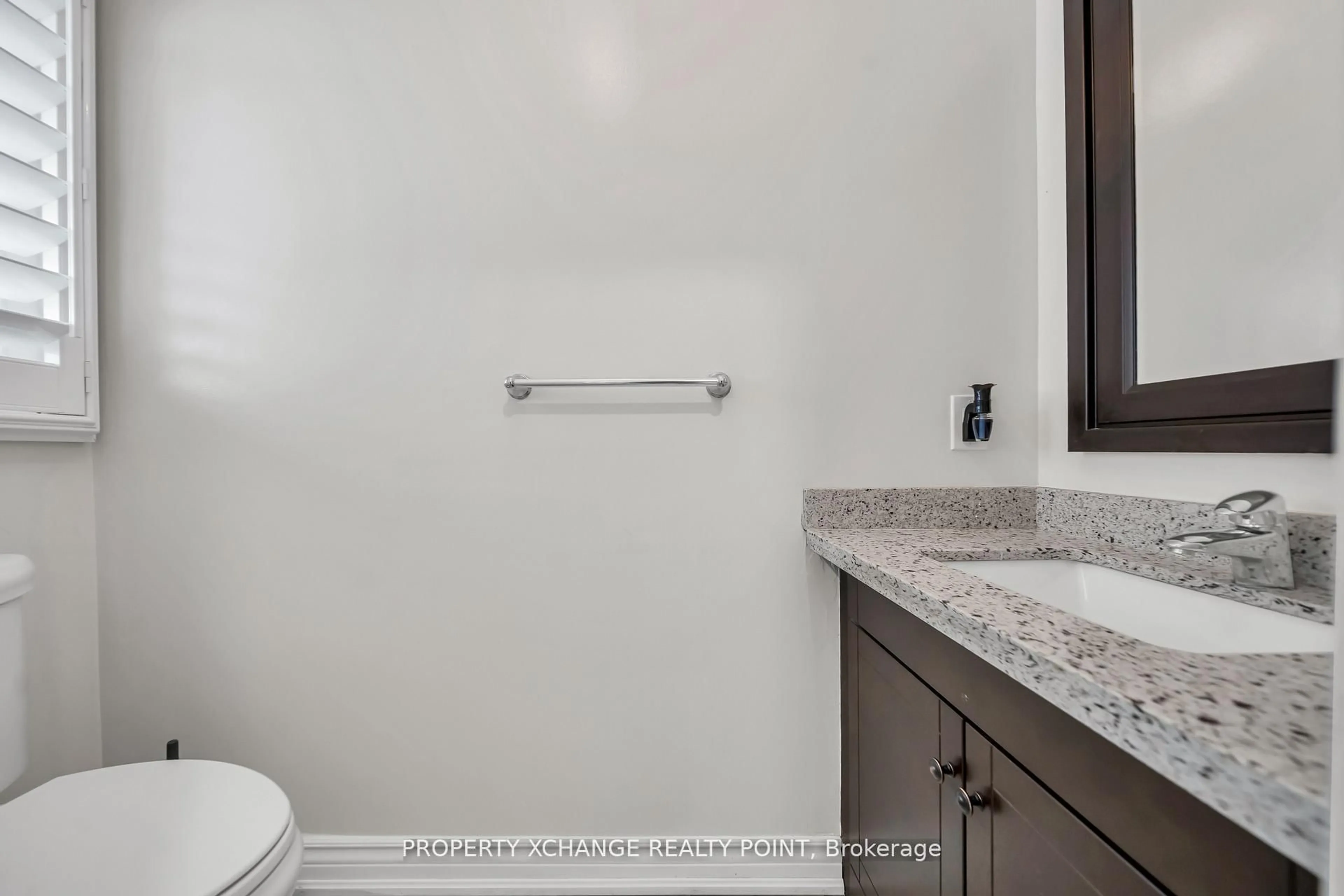 Standard bathroom, ceramic/tile floor for 12 Waverly St, Oshawa Ontario L1J 5T7