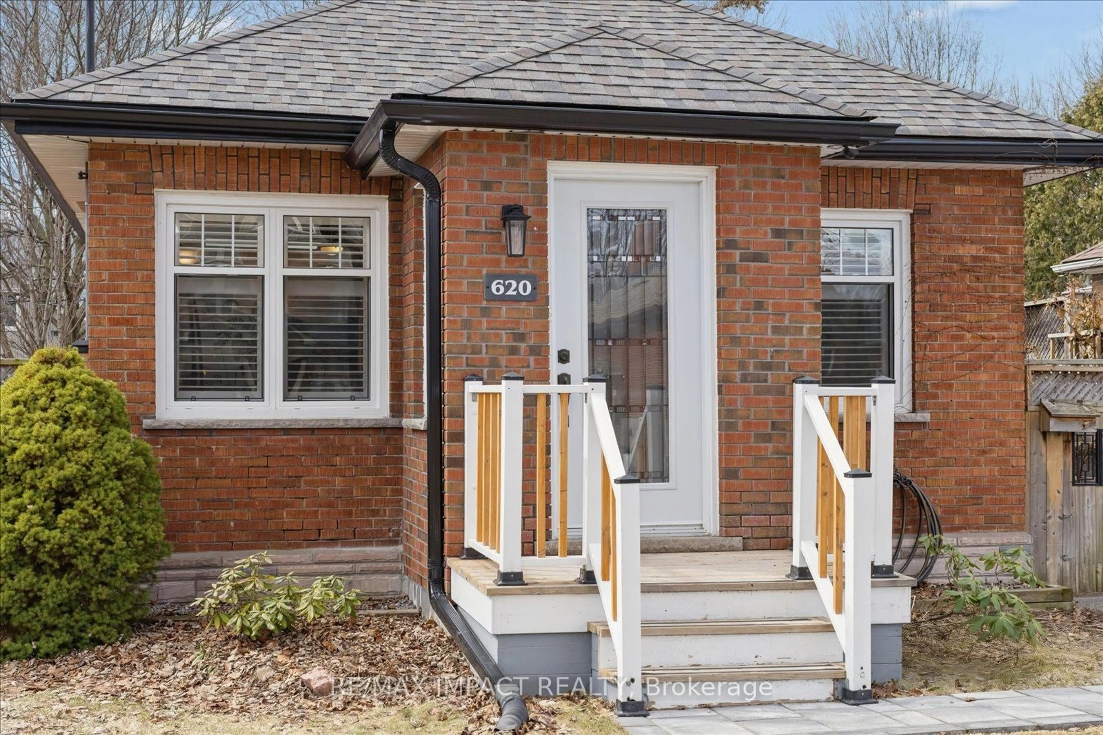 Home with brick exterior material, street for 620 Christie Ave, Oshawa Ontario L1G 4L7