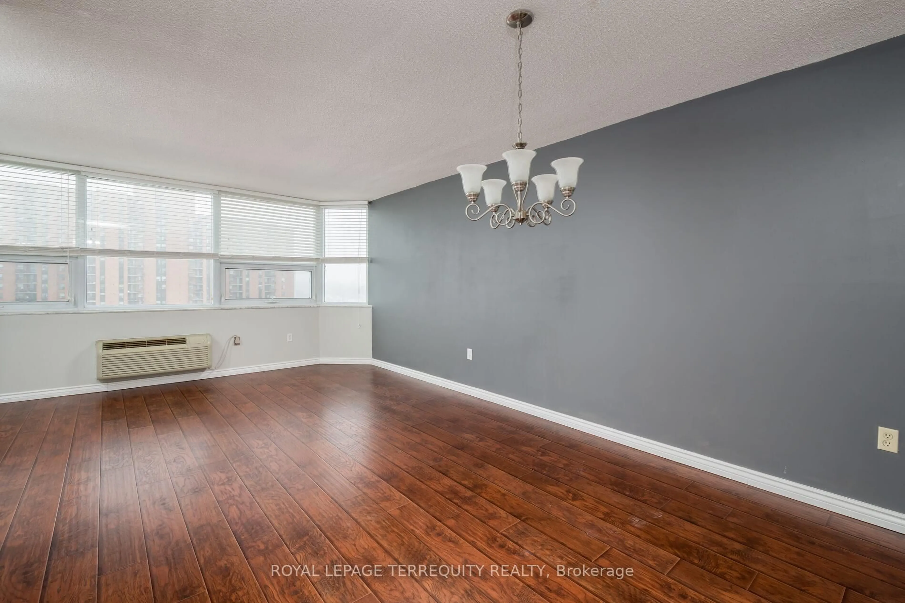 A pic of a room for 121 Ling Rd #1004, Toronto Ontario M1E 4Y2