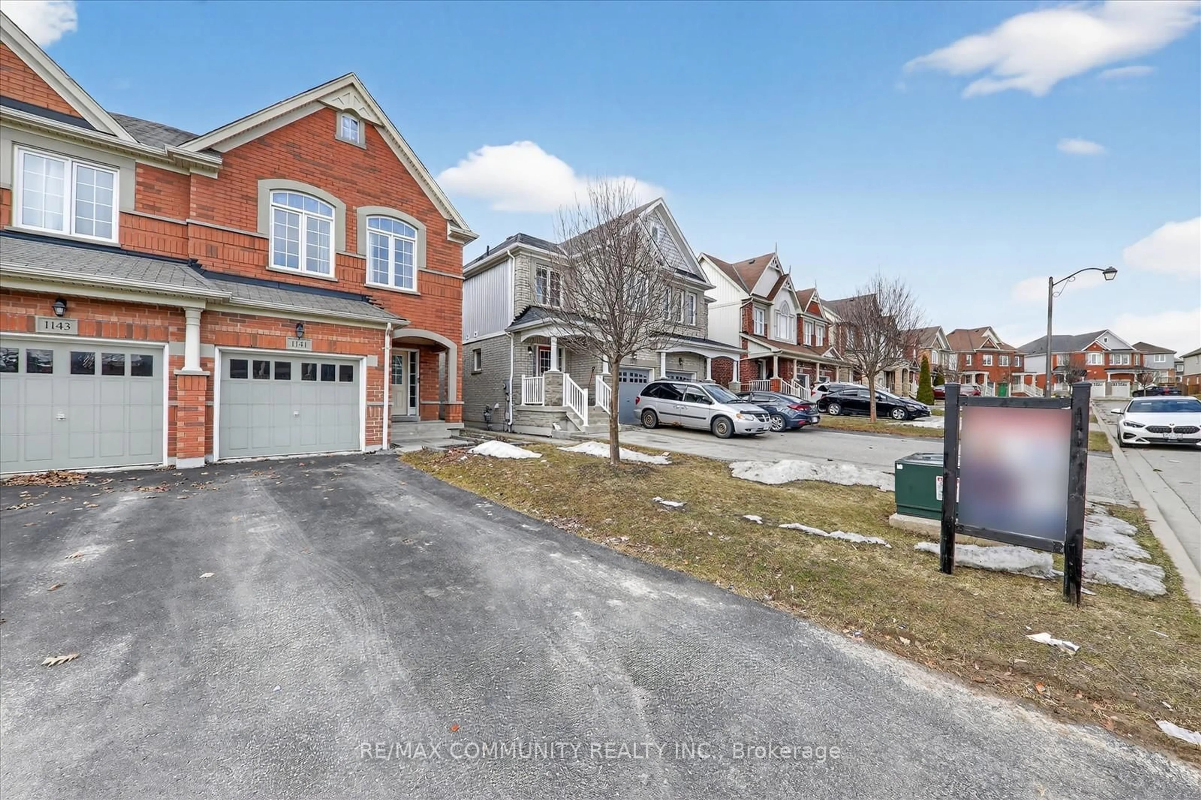 A pic from outside/outdoor area/front of a property/back of a property/a pic from drone, street for 1141 Schooling Dr, Oshawa Ontario L1K 0S3