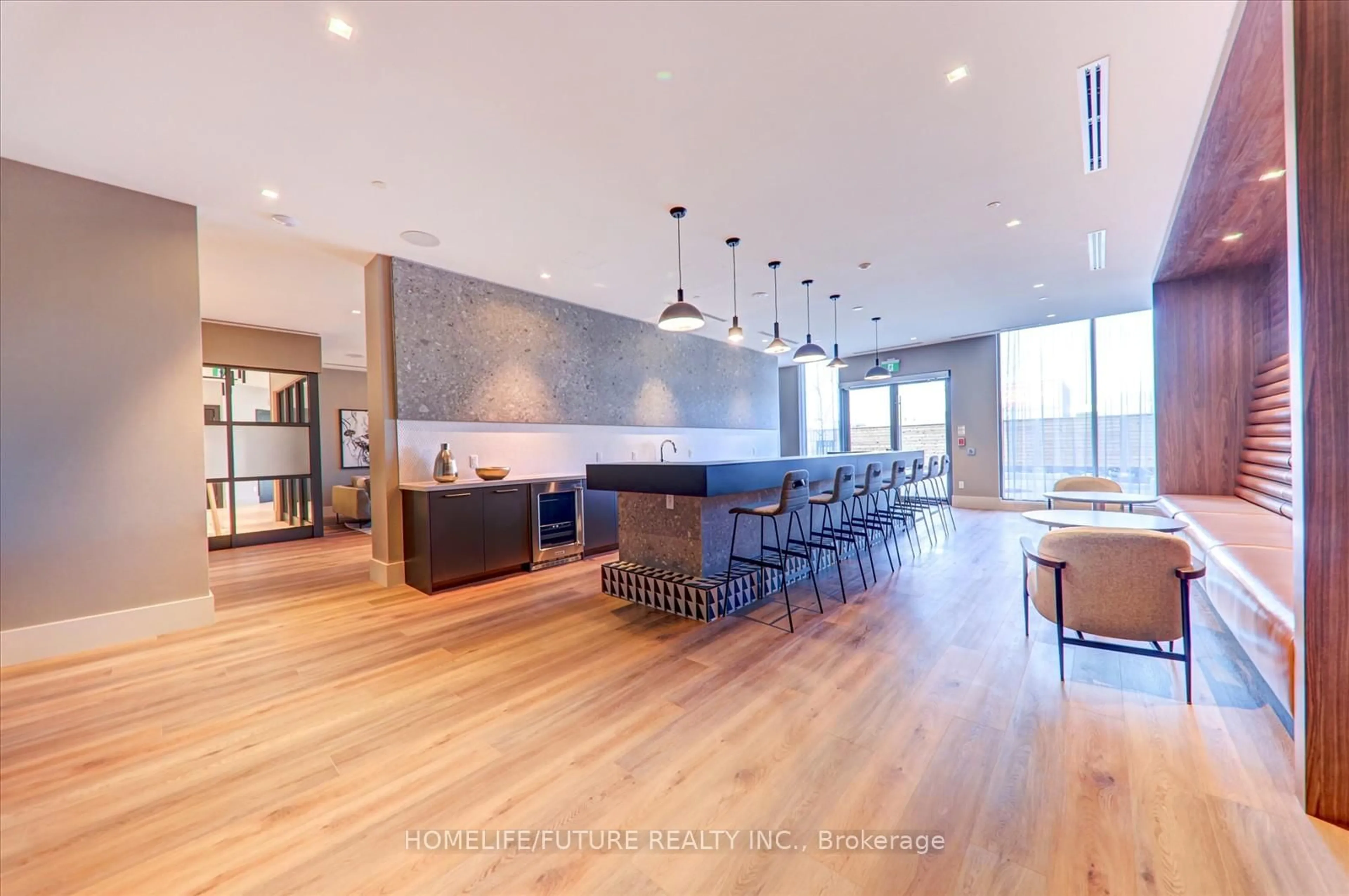 Unknown for 2545 Simcoe St #1402, Oshawa Ontario L1L 0W3