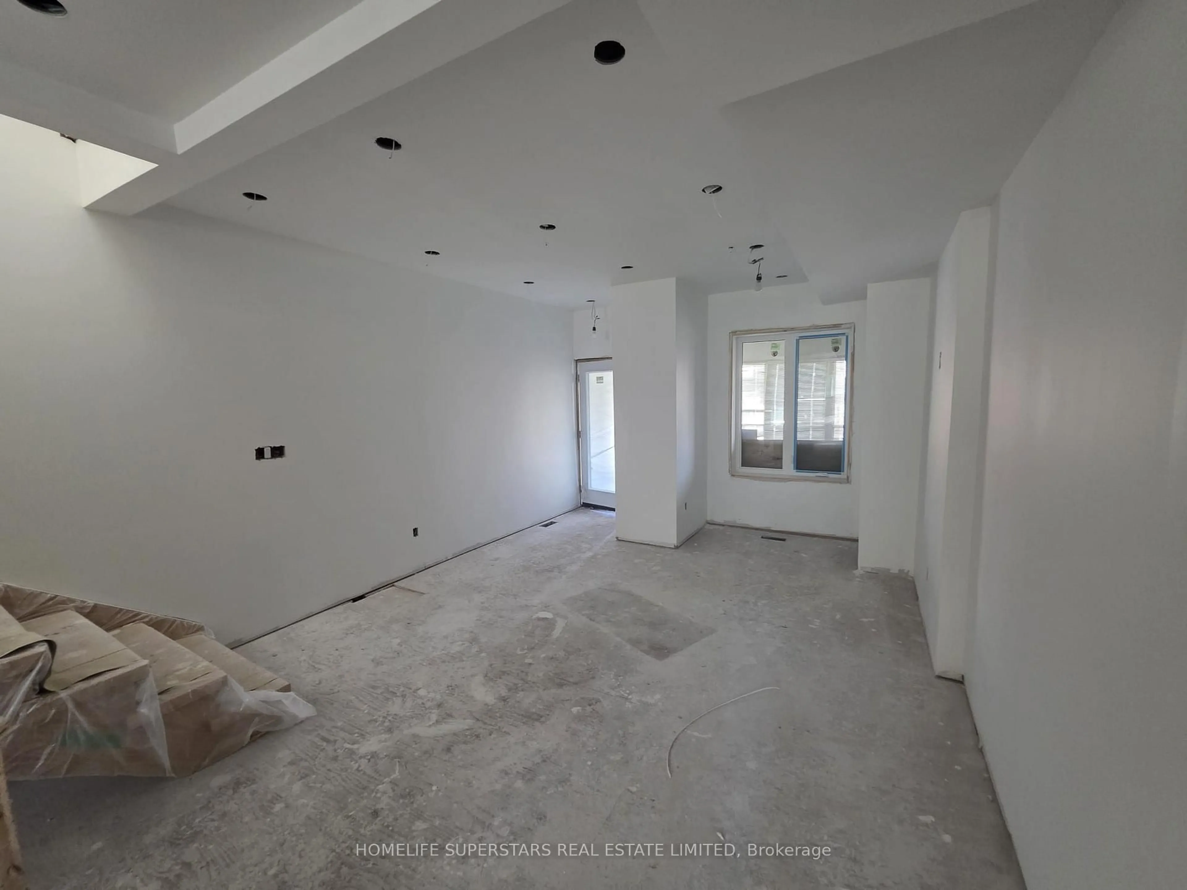 A pic of a room for 182 A Jones Ave, Toronto Ontario M4M 3A3