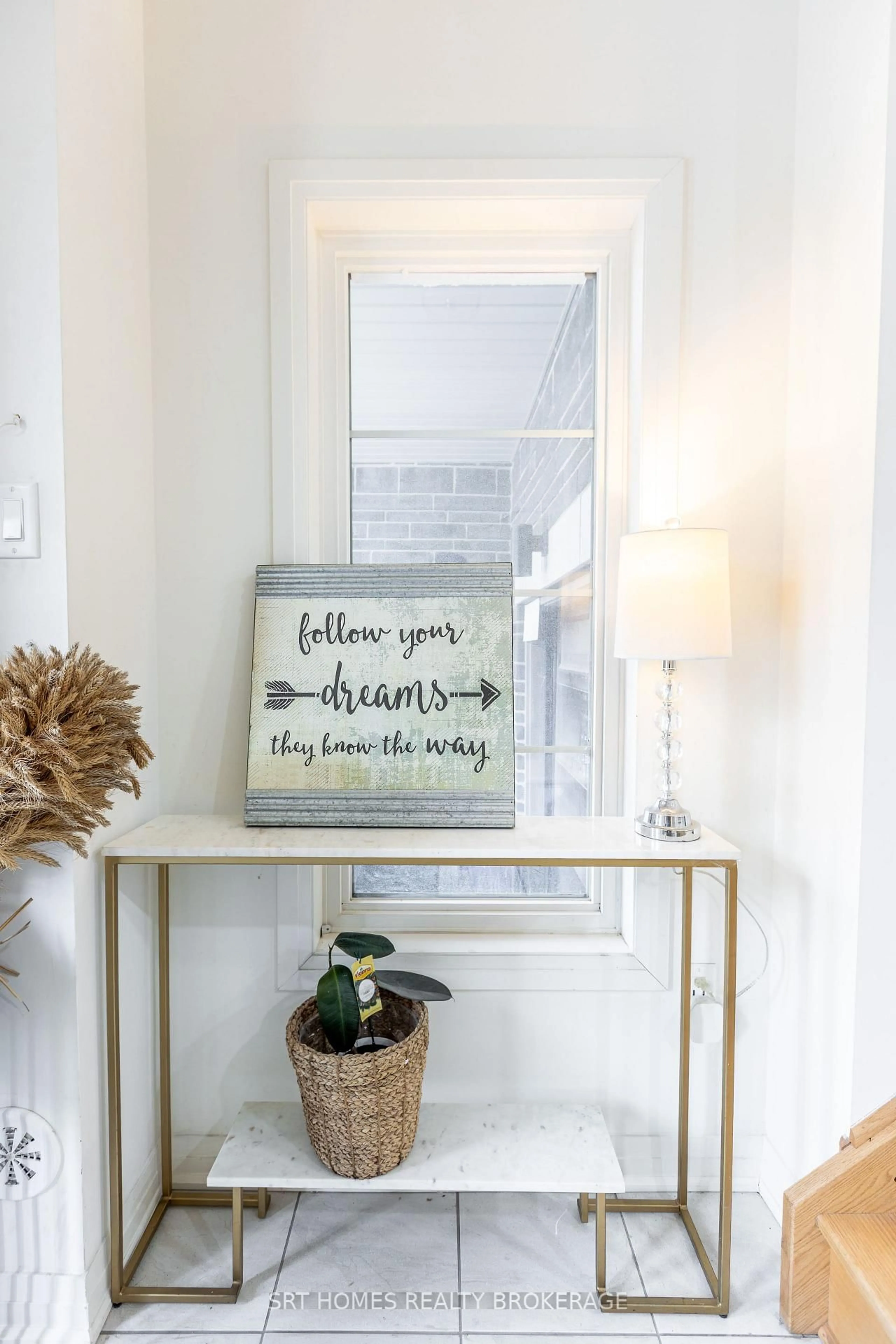 Indoor entryway for 224 Lord Elgin Lane, Clarington Ontario L1C 7E8