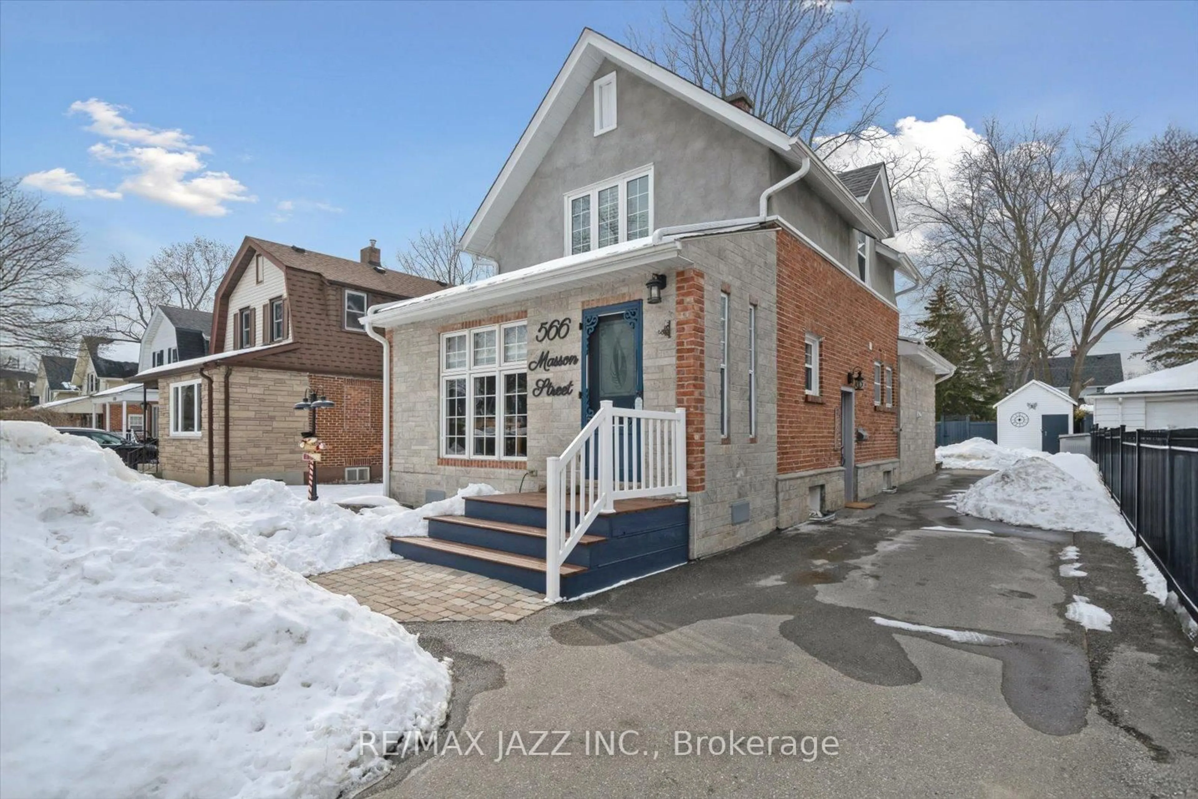 Home with brick exterior material, street for 566 Masson St, Oshawa Ontario L1G 5A3