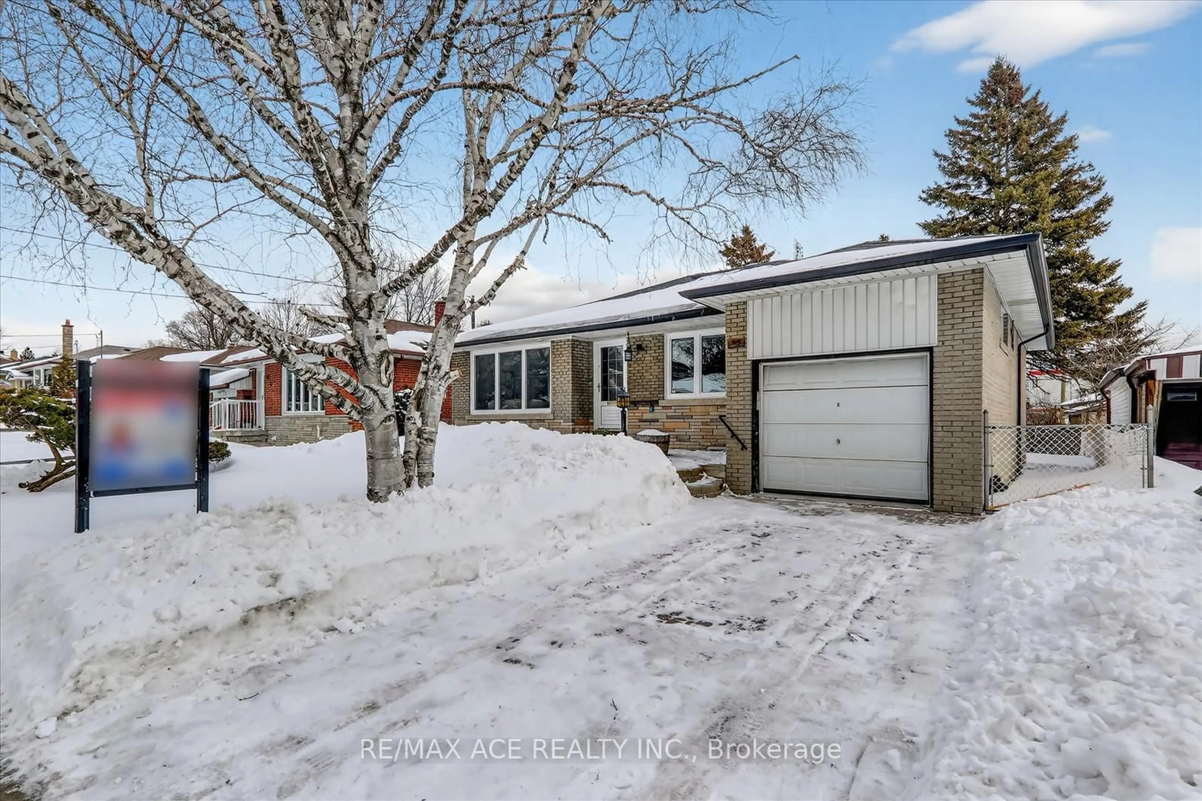 A pic from outside/outdoor area/front of a property/back of a property/a pic from drone, street for 53 Sharbot Ave, Toronto Ontario M1H 1Z2