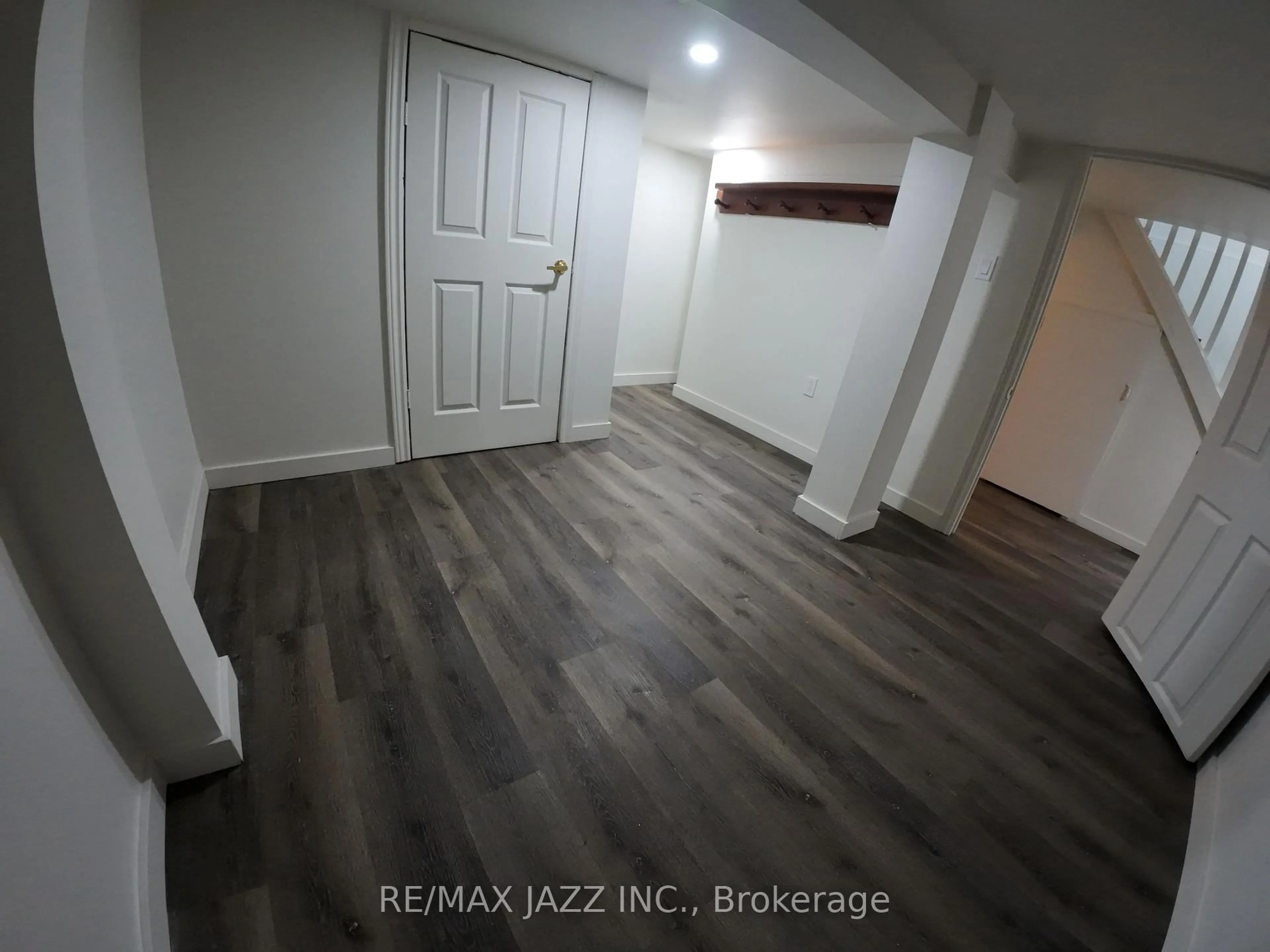 A pic of a room for 548 Front St, Oshawa Ontario L1H 4V3