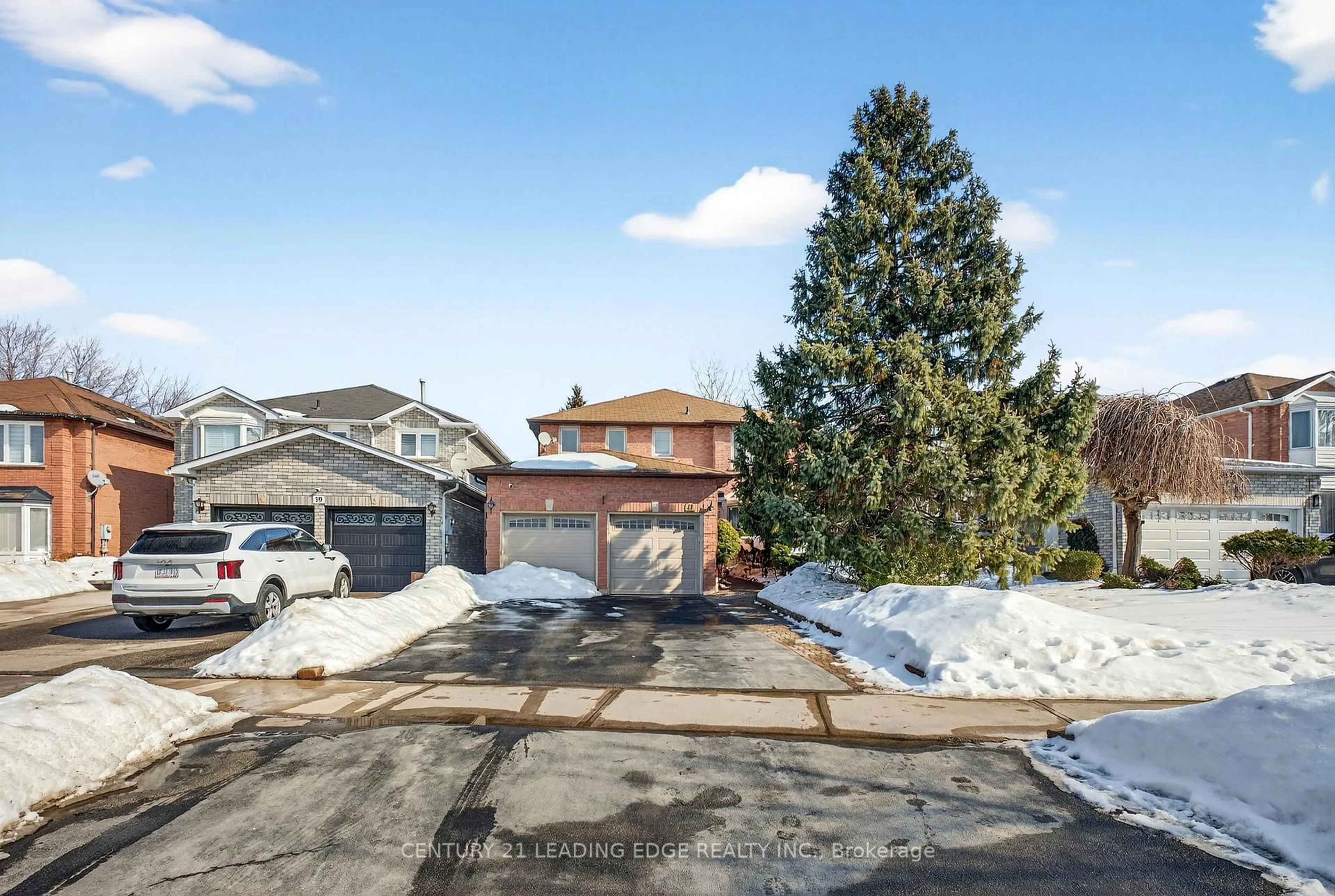 A pic from outside/outdoor area/front of a property/back of a property/a pic from drone, street for 41 Ritchie Ave, Ajax Ontario L1S 5V7