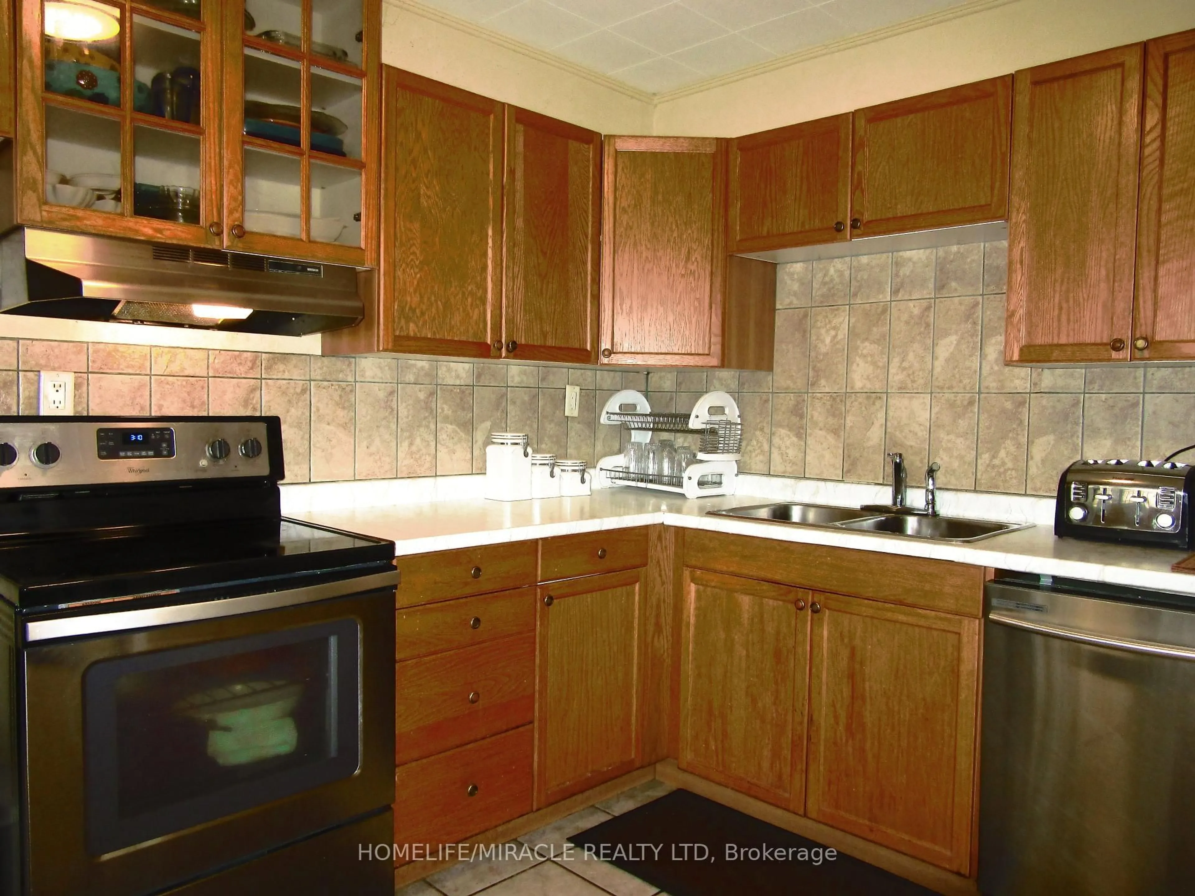 Standard kitchen, unknown for 52 Birchmount Rd, Toronto Ontario M1N 3J6