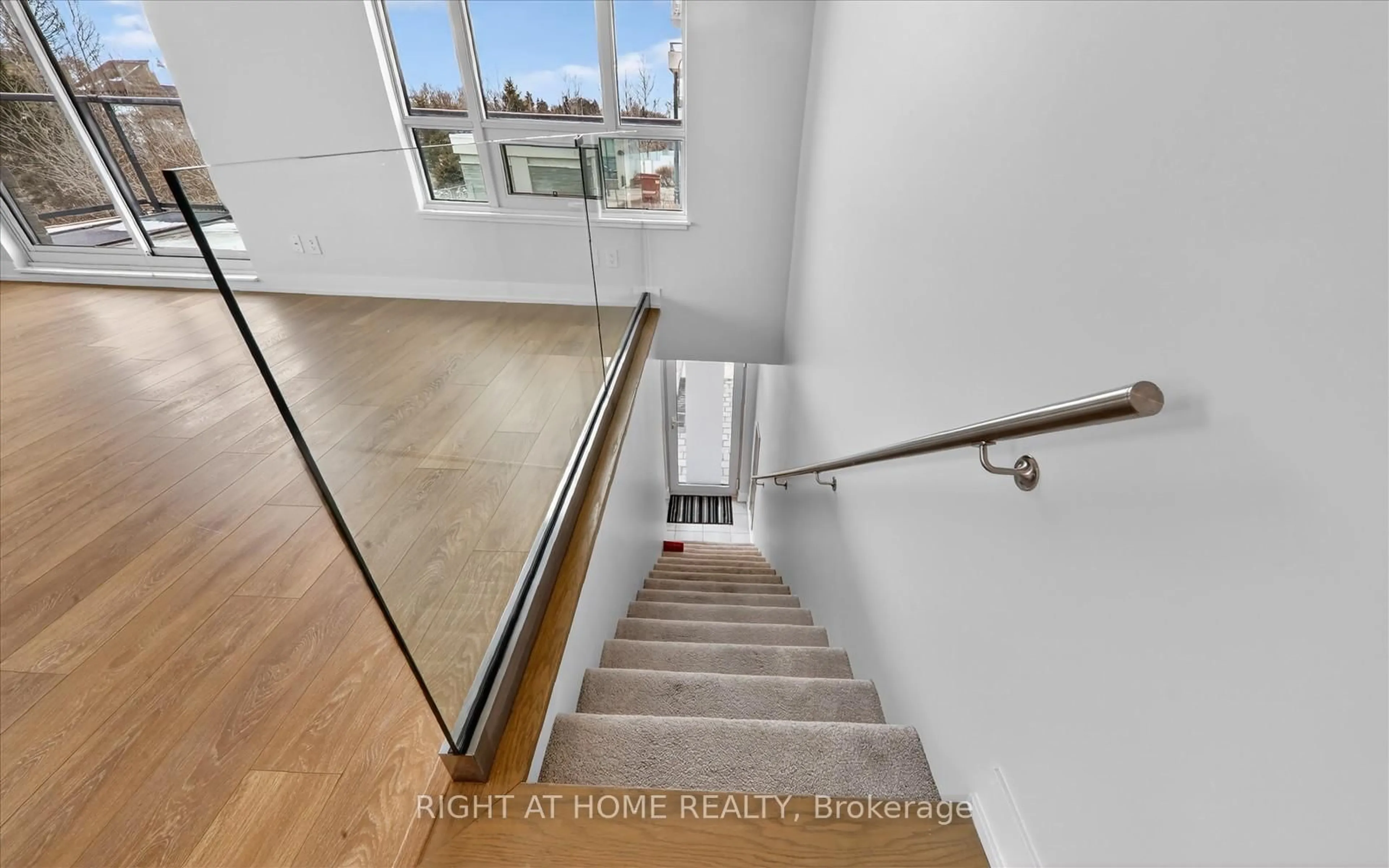 Unknown for 1245 Bayly St #22, Pickering Ontario L1W 0B5