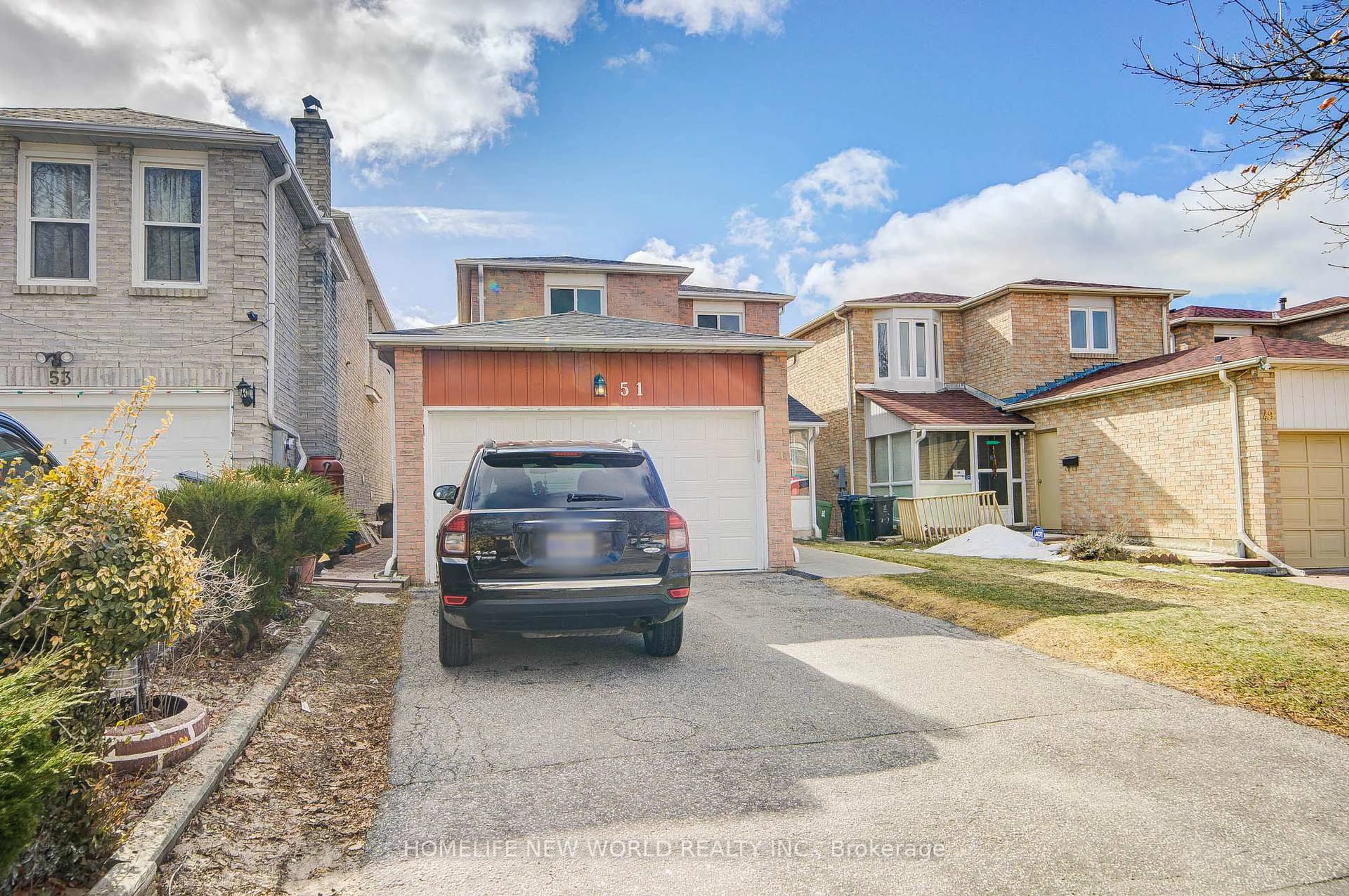 A pic from outside/outdoor area/front of a property/back of a property/a pic from drone, street for 51 Whitley Castle Cres, Toronto Ontario M1V 2P5