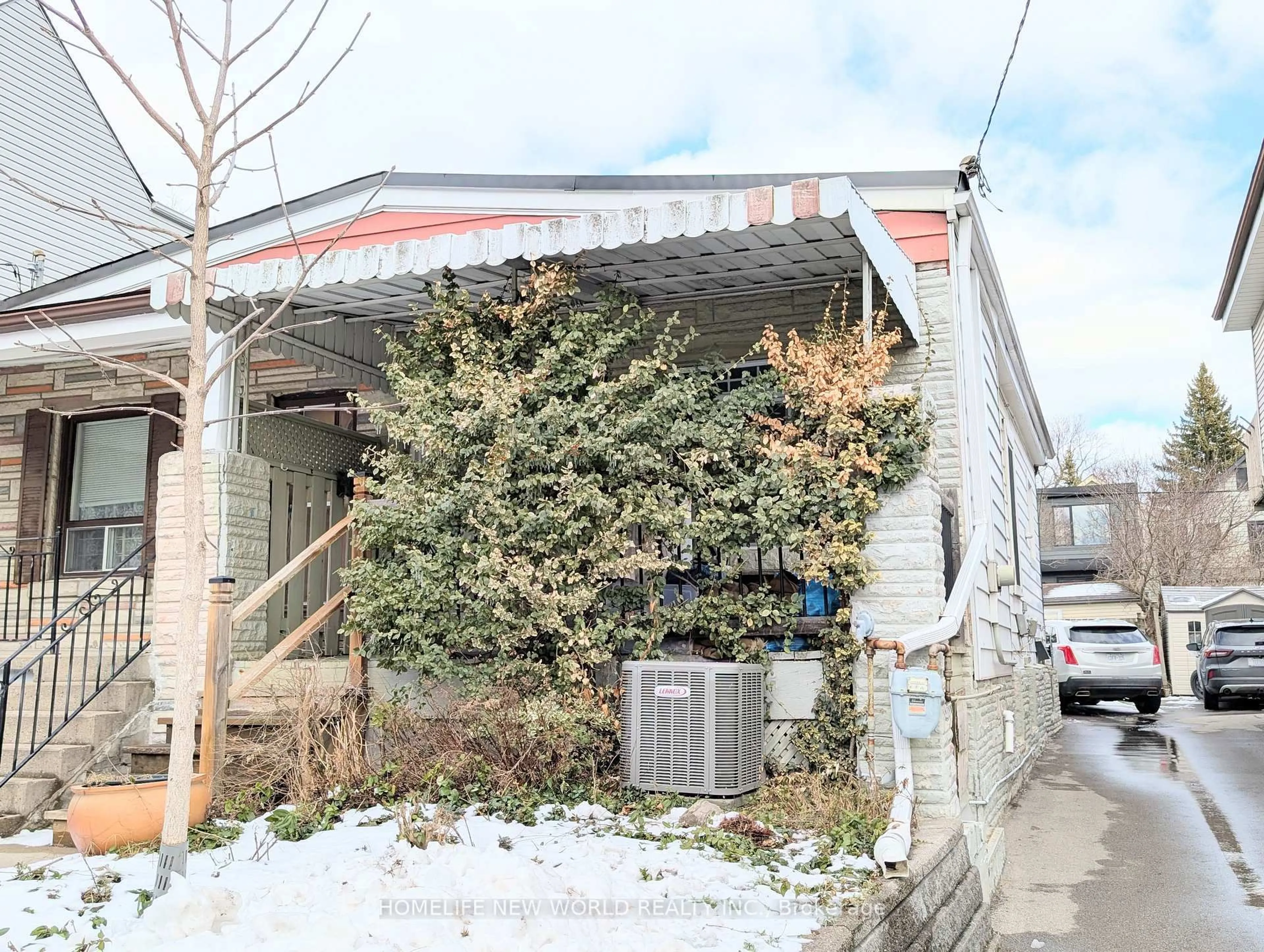 Shed for 67 Condor Ave, Toronto Ontario M4J 3M7