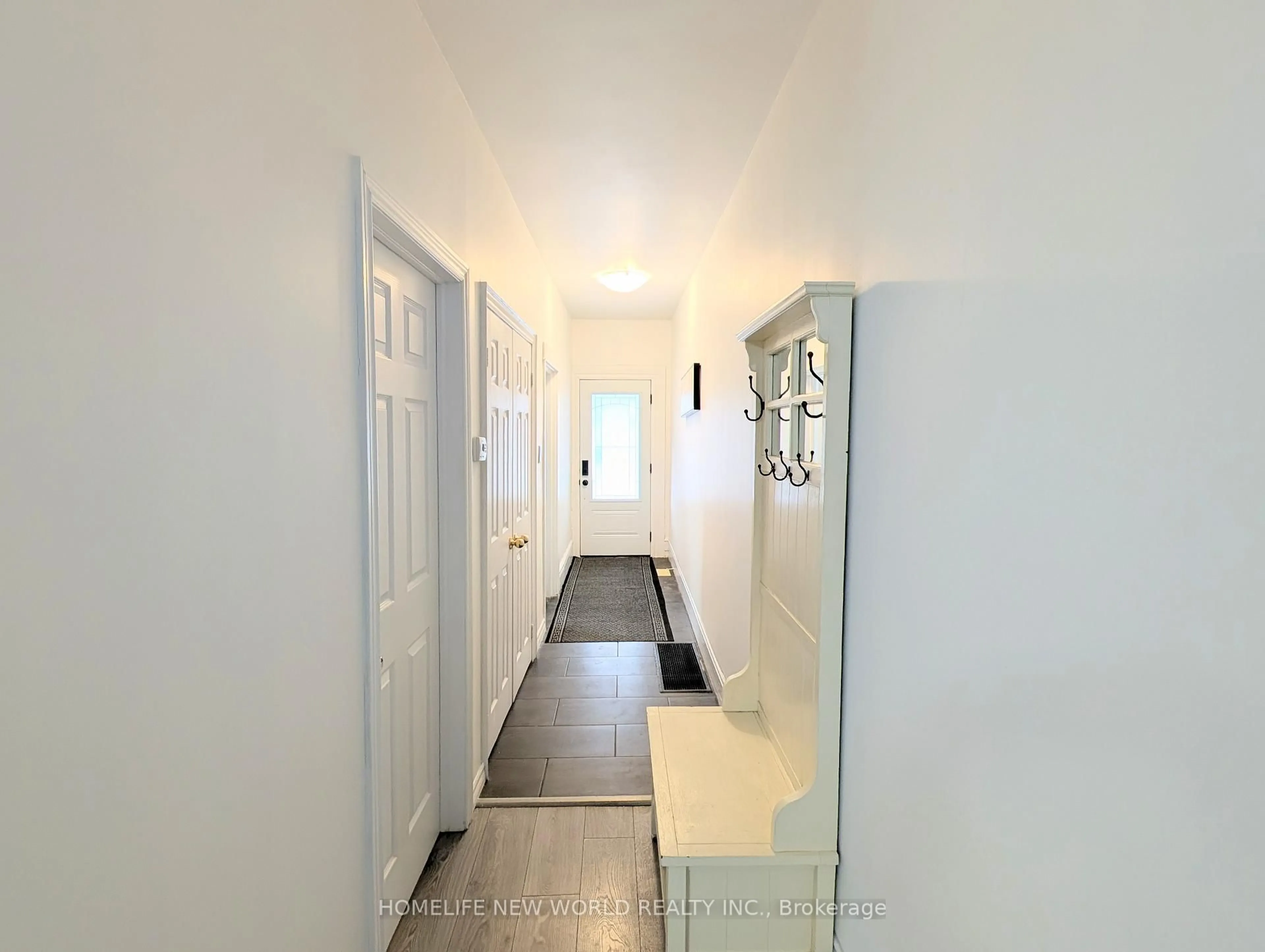 Indoor entryway for 67 Condor Ave, Toronto Ontario M4J 3M7