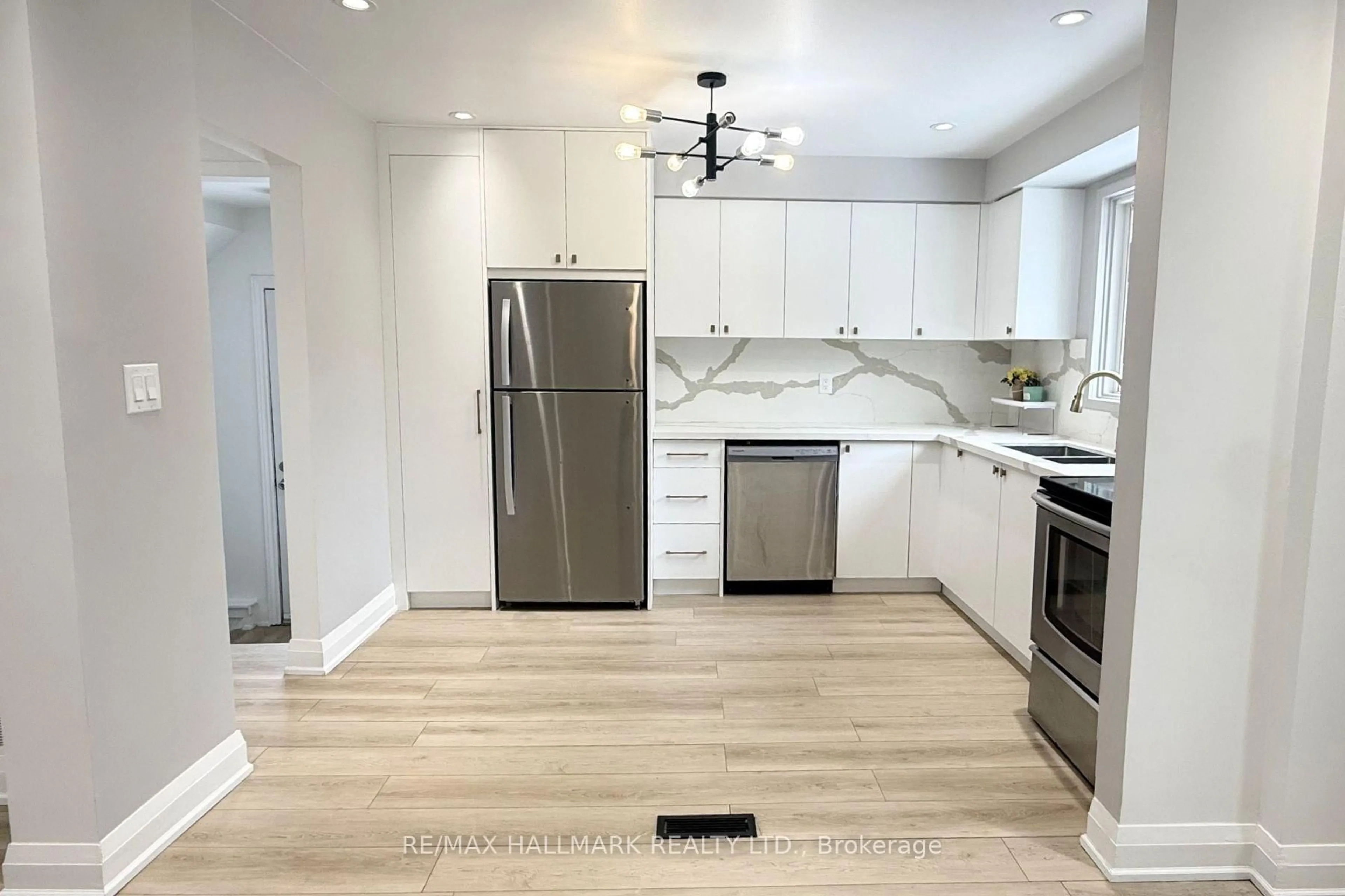 Open concept kitchen, unknown for 103 Guthrie Cres, Whitby Ontario L1P 1A6