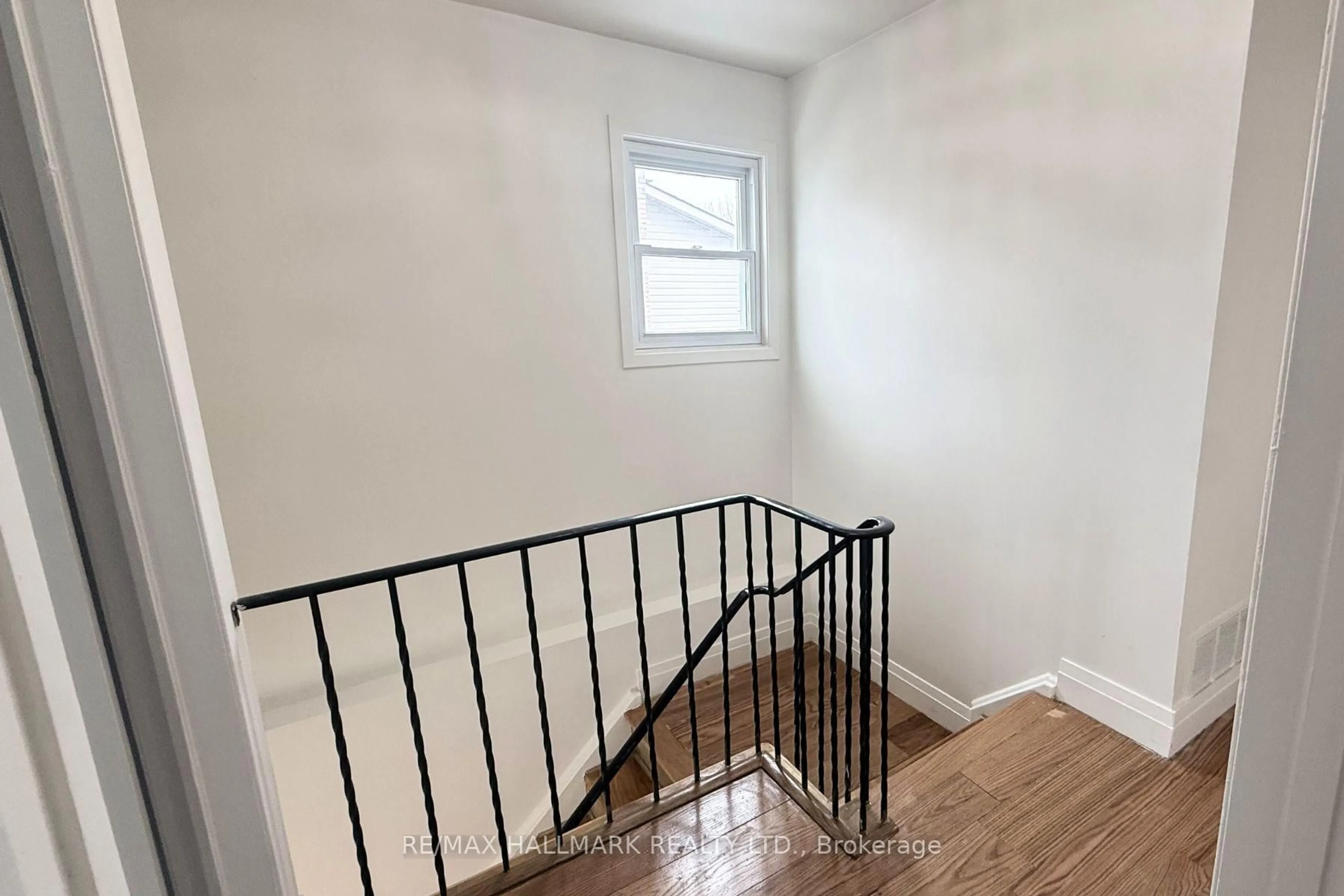 A pic of a room for 103 Guthrie Cres, Whitby Ontario L1P 1A6