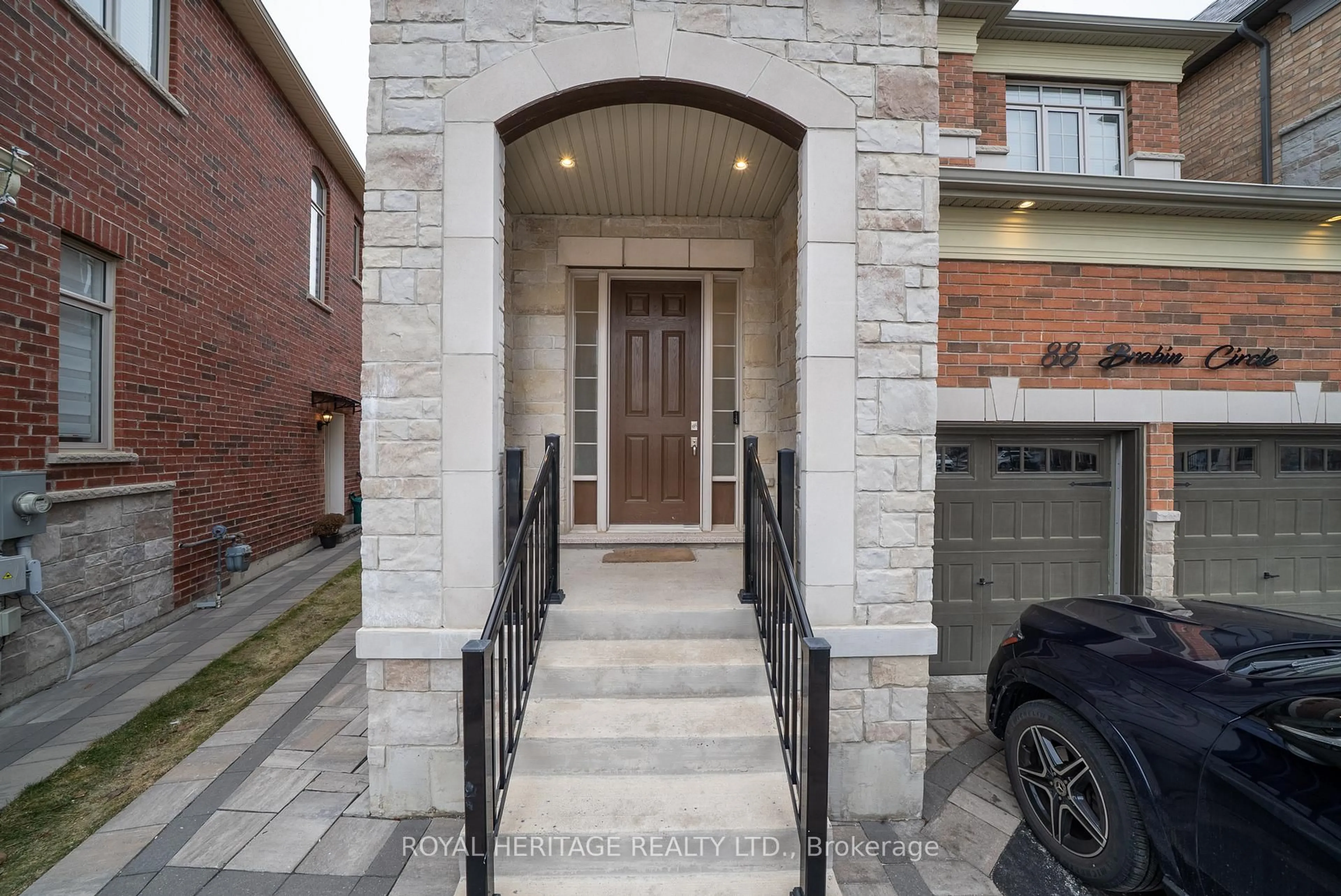 Home with brick exterior material, street for 88 Brabin Circ, Whitby Ontario L1P 0C1
