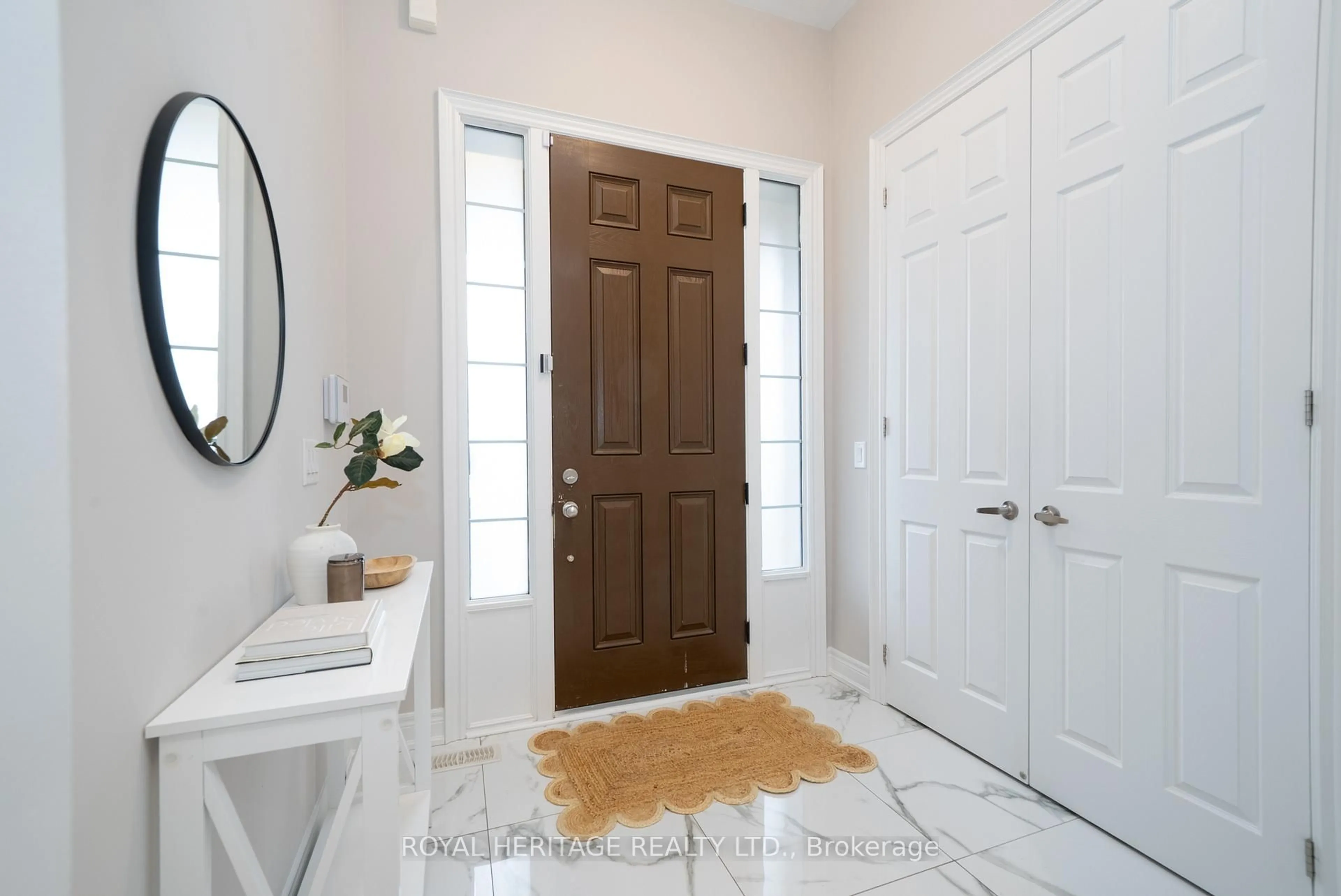 Indoor entryway for 88 Brabin Circ, Whitby Ontario L1P 0C1