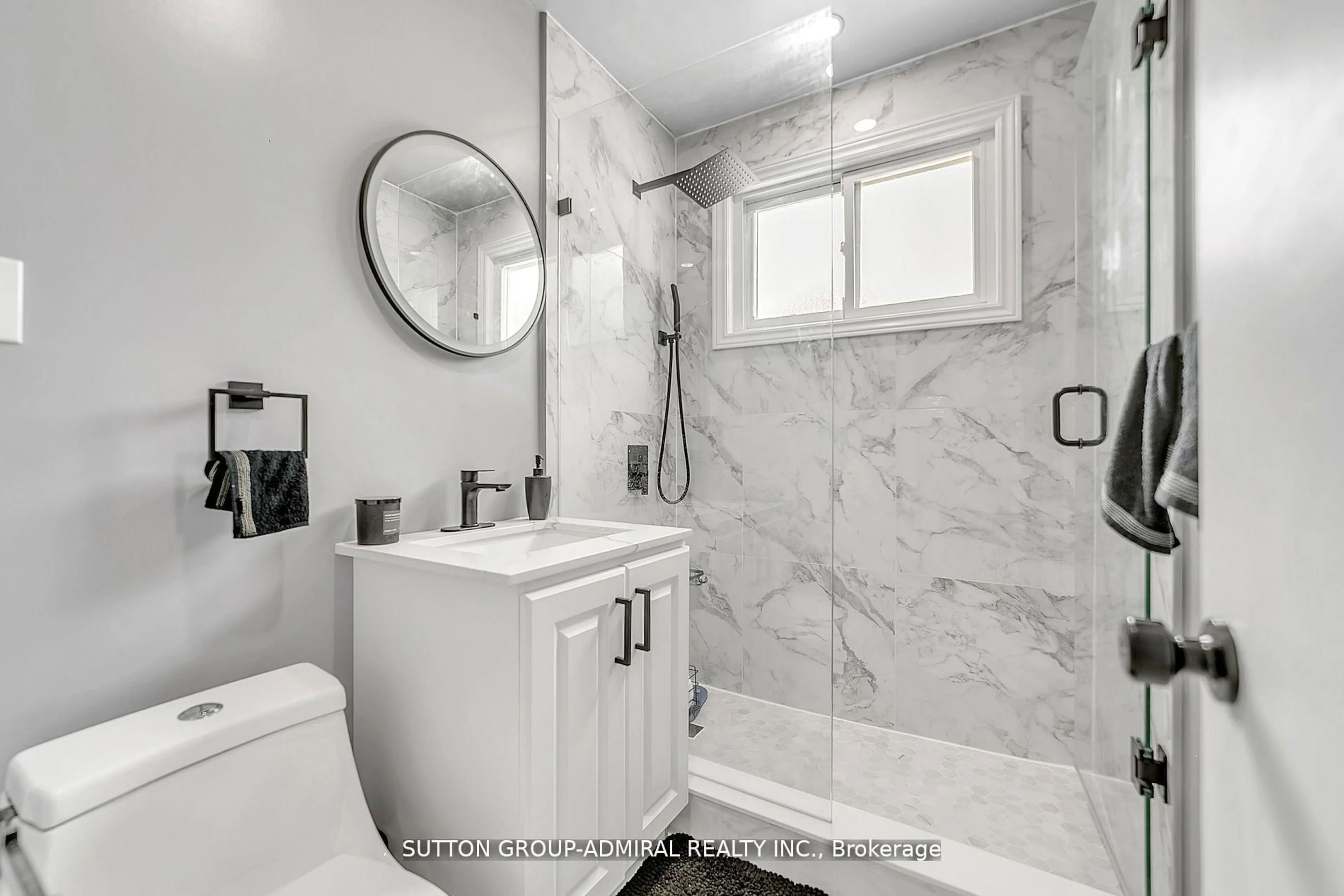 Contemporary bathroom, ceramic/tile floor for 212 St. Peter St, Whitby Ontario L1N 1J3