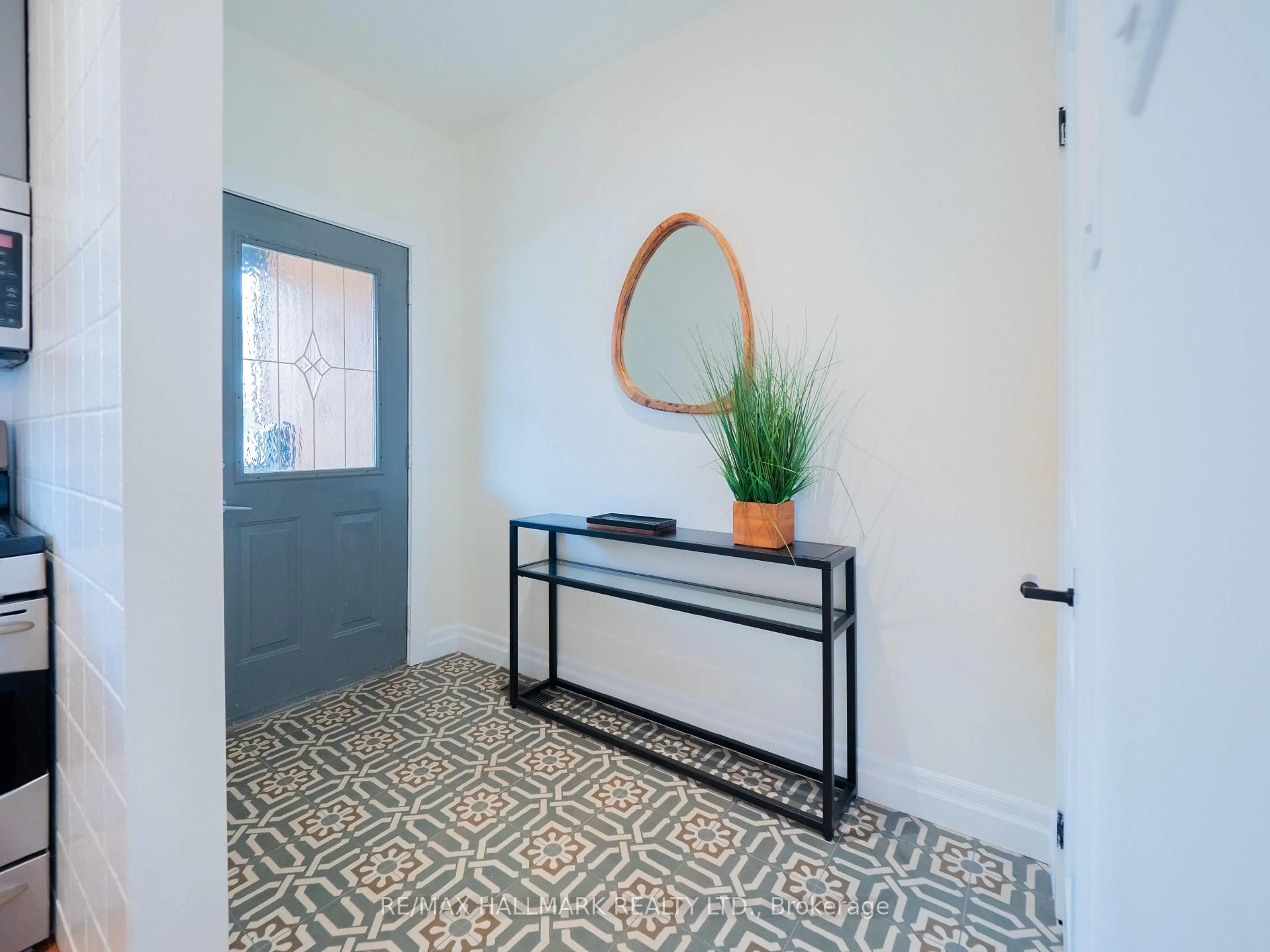 Indoor entryway for 55 Galt Ave, Toronto Ontario M4M 2Z2