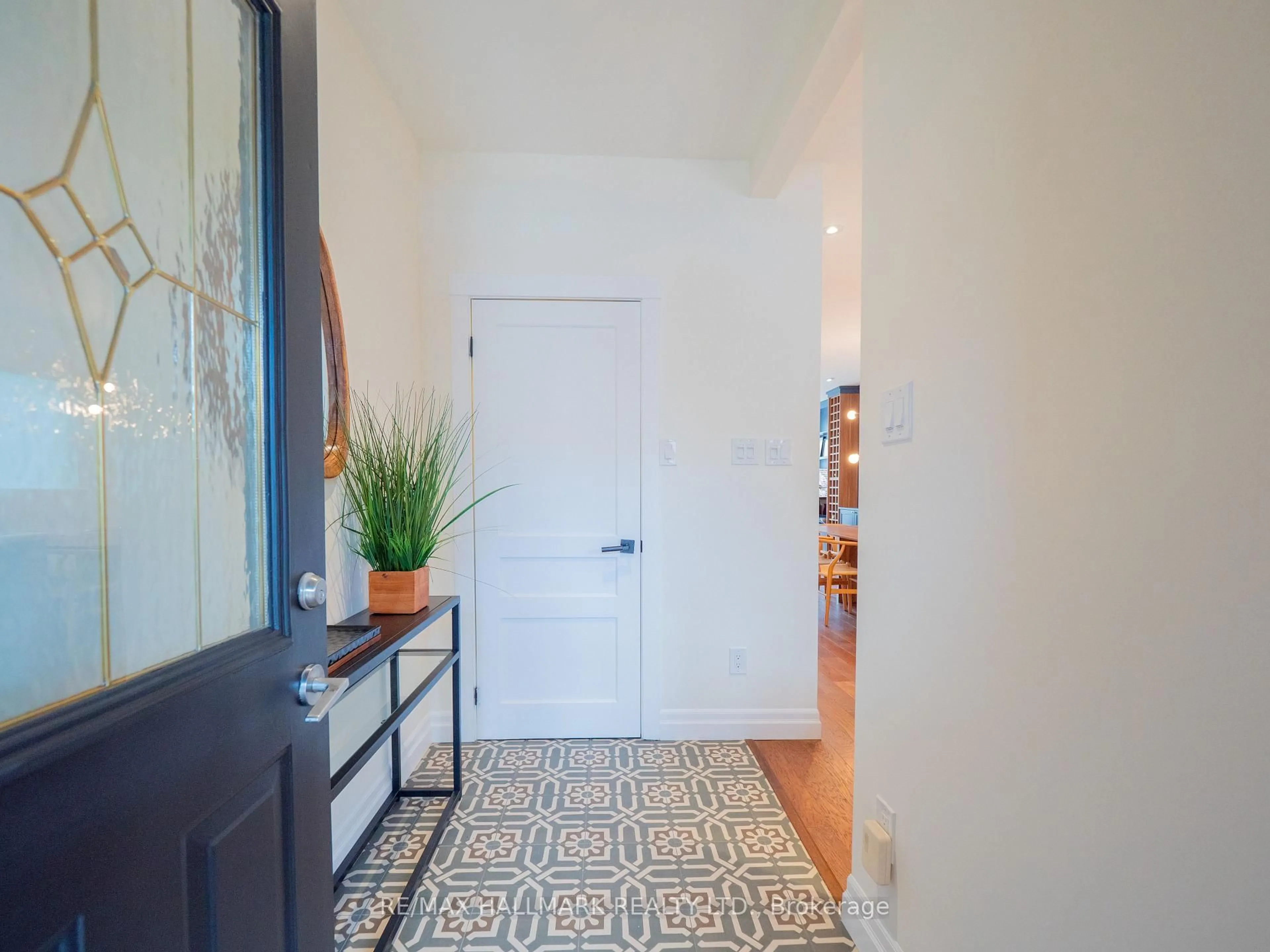 Indoor entryway for 55 Galt Ave, Toronto Ontario M4M 2Z2