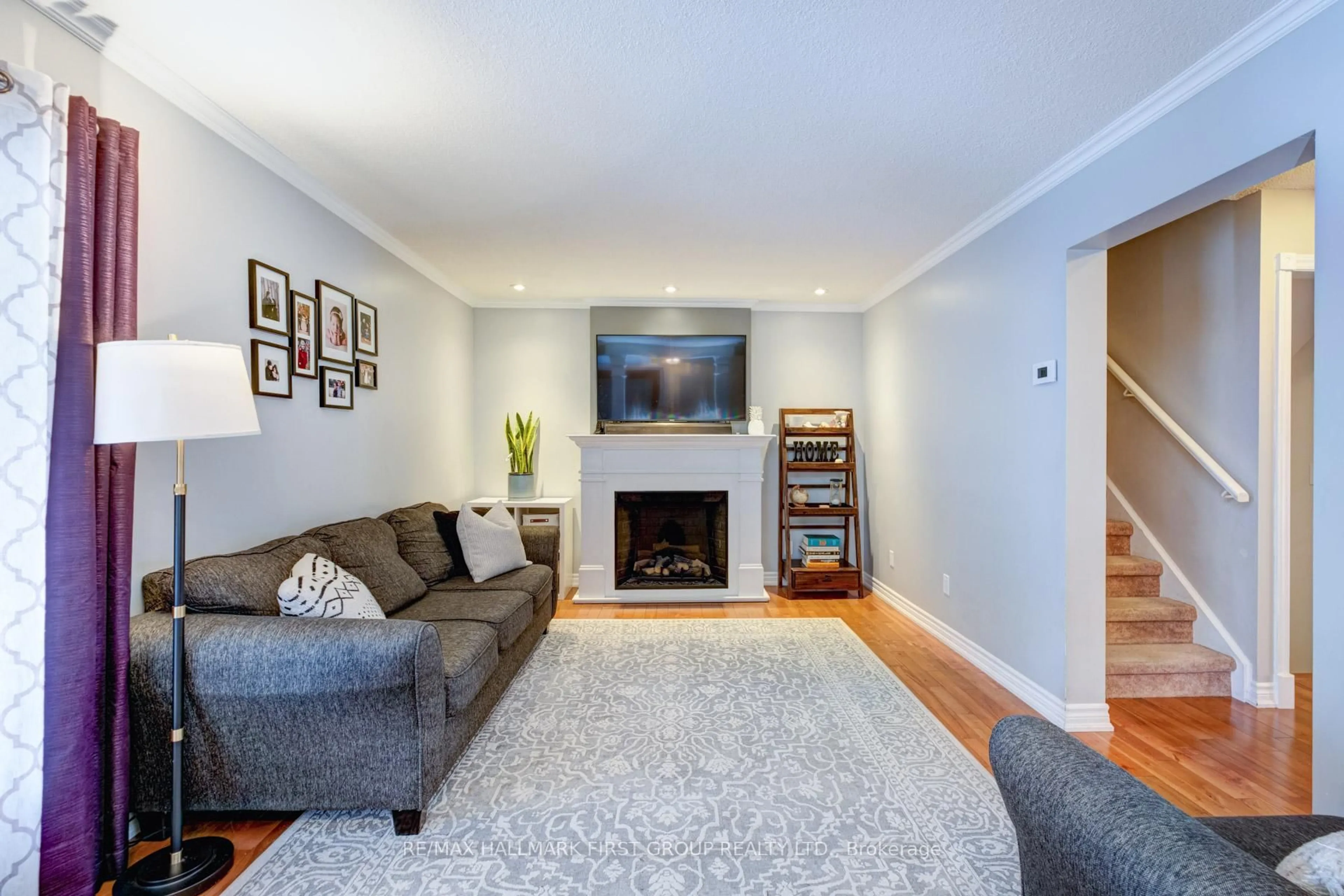 Living room with furniture, unknown for 565 Birkdale St, Oshawa Ontario L1H 8C3