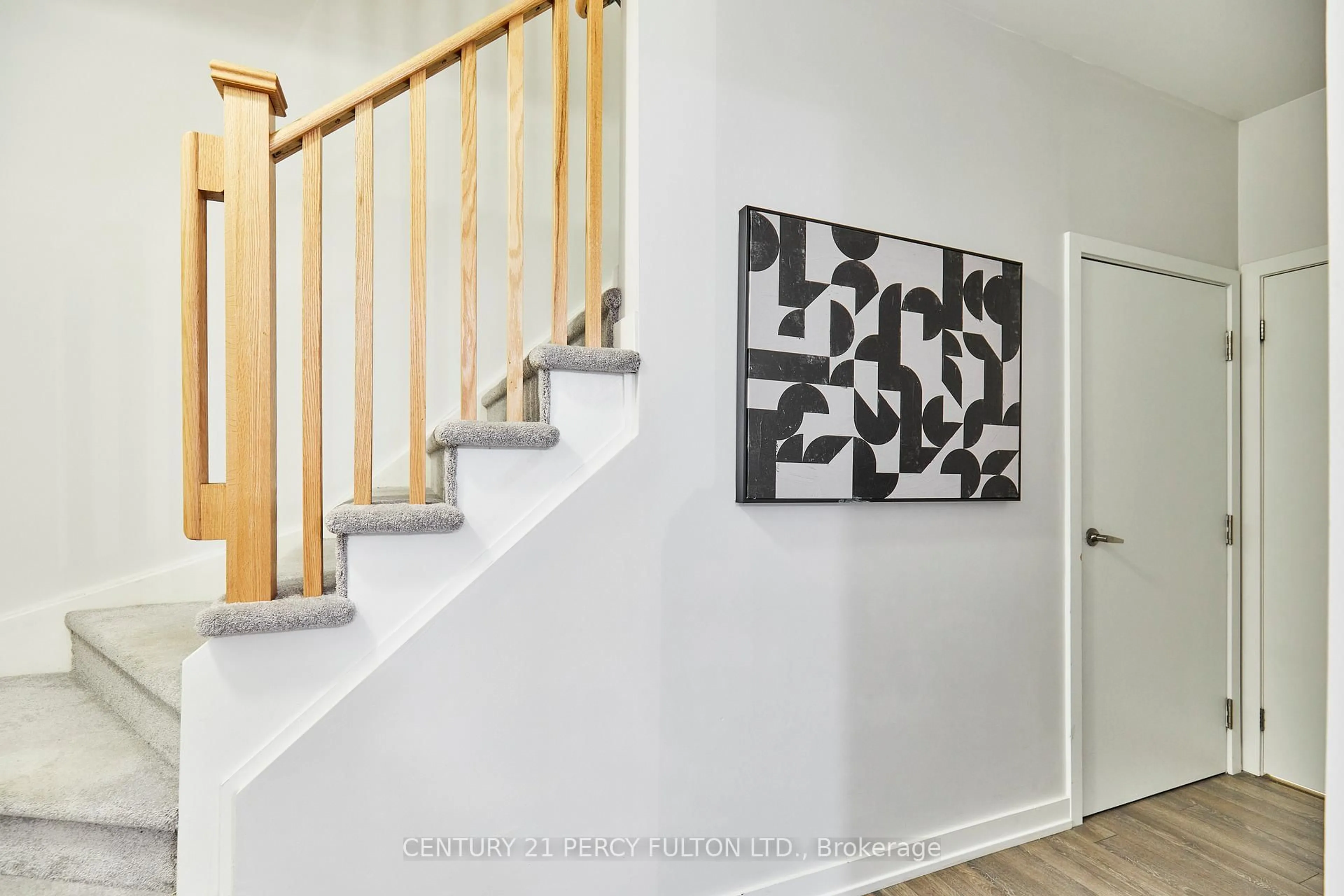 Indoor entryway for 1555 Kingston Rd #114, Pickering Ontario L1V 0E9