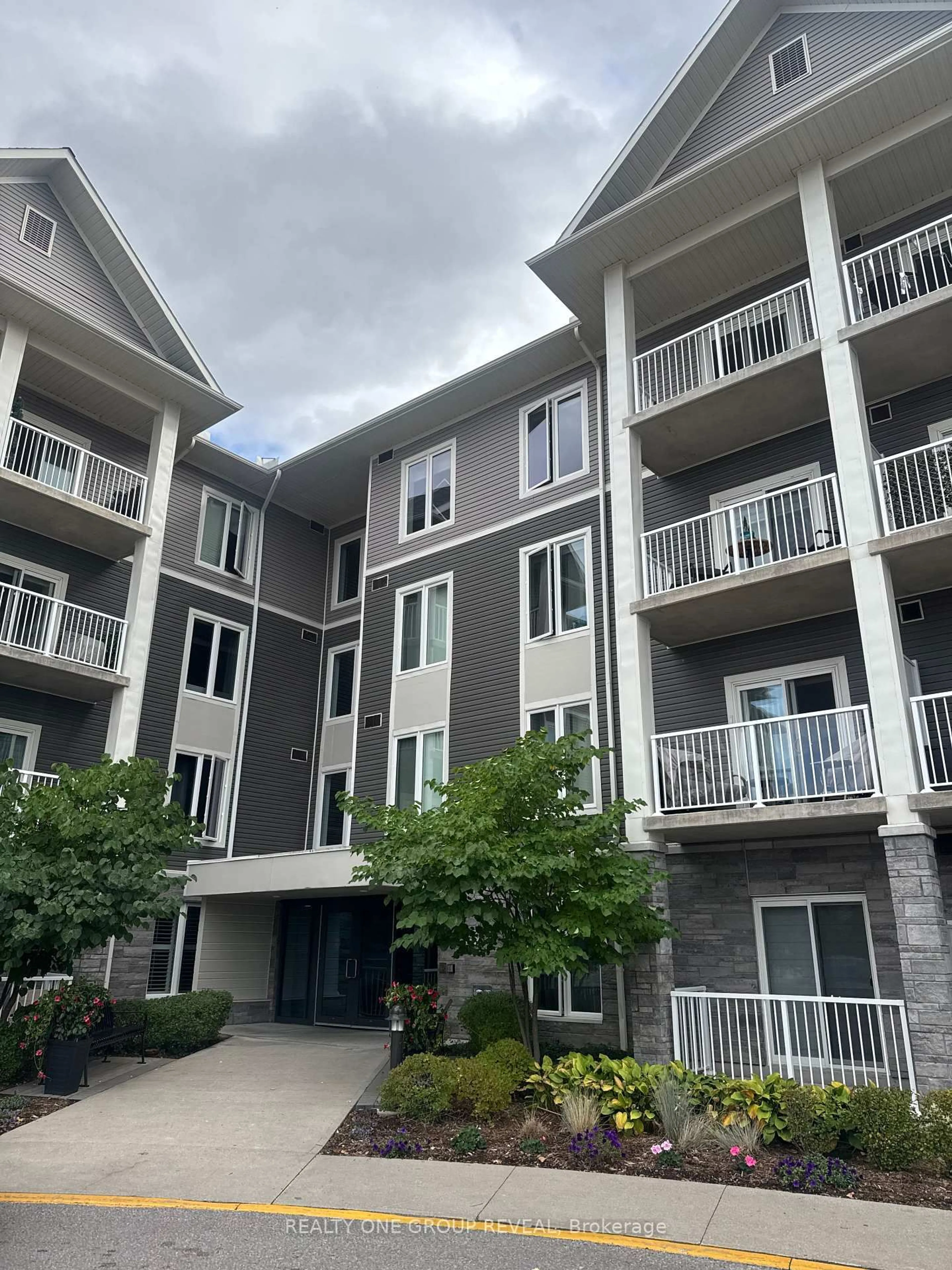 Unknown for 290 Liberty St #417, Clarington Ontario L1C 0V5