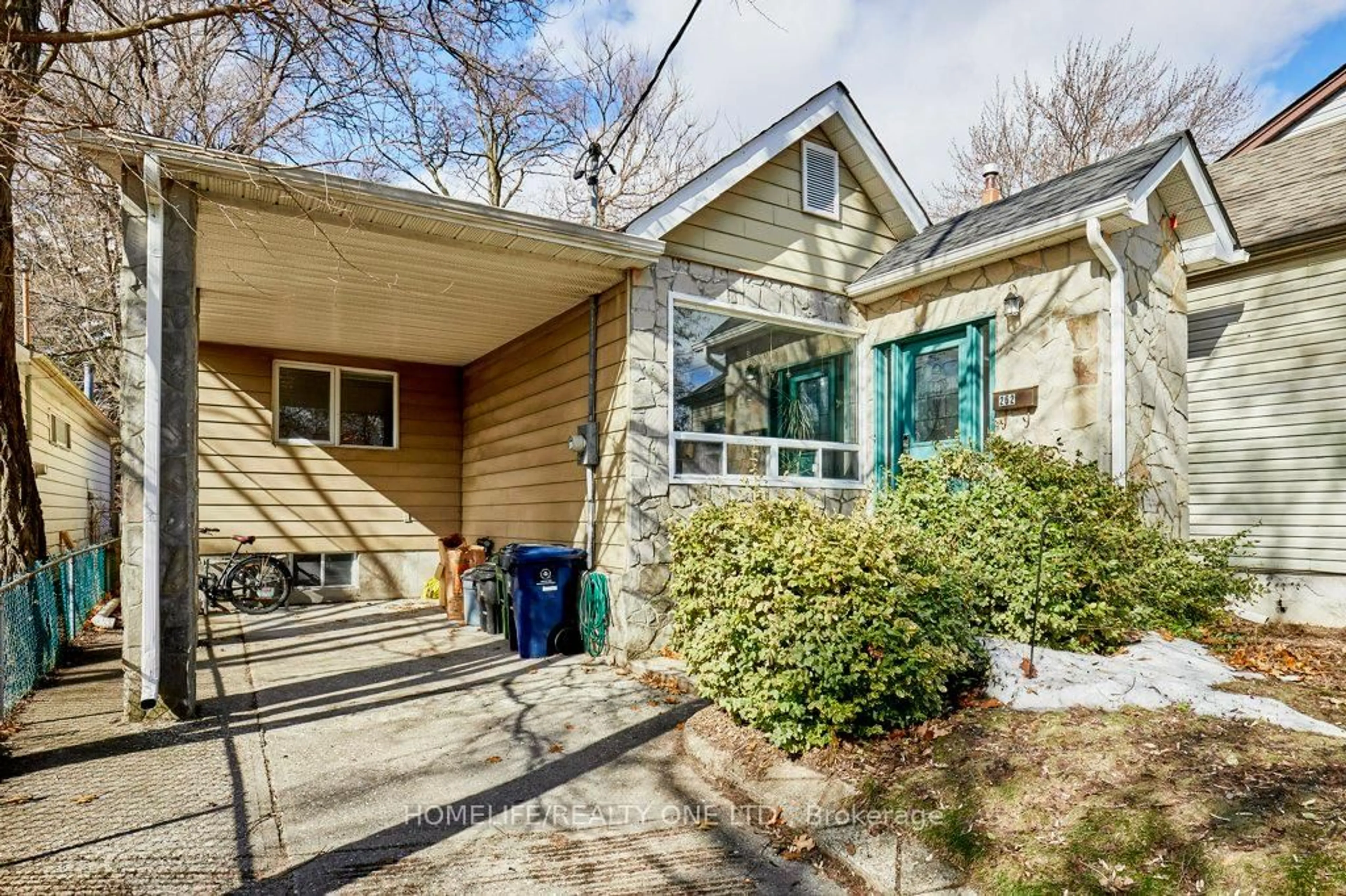 Unknown for 262 Glebemount Ave, Toronto Ontario M4C 3T8
