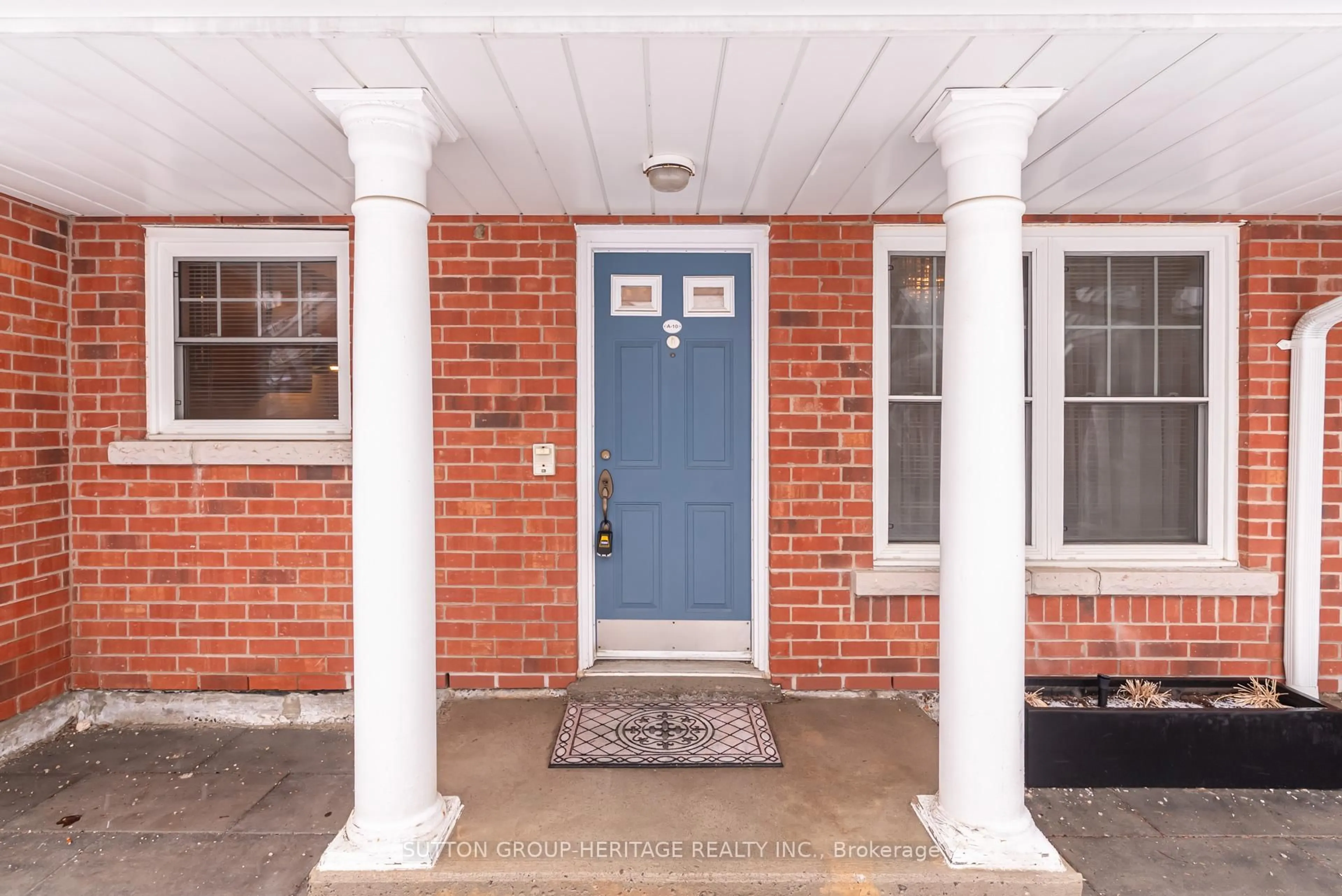 Indoor entryway for 1651 Nash Rd #A-10, Clarington Ontario L1E 1S8