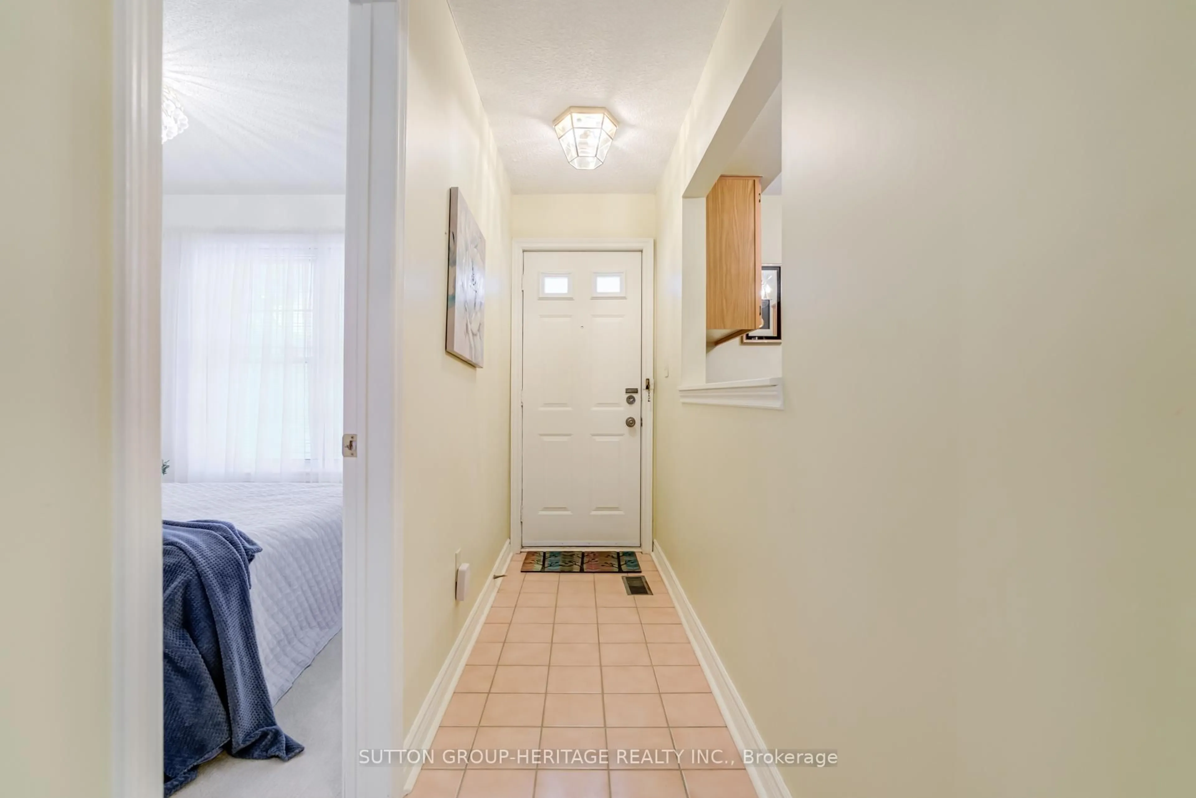 Indoor entryway for 1651 Nash Rd #A-10, Clarington Ontario L1E 1S8