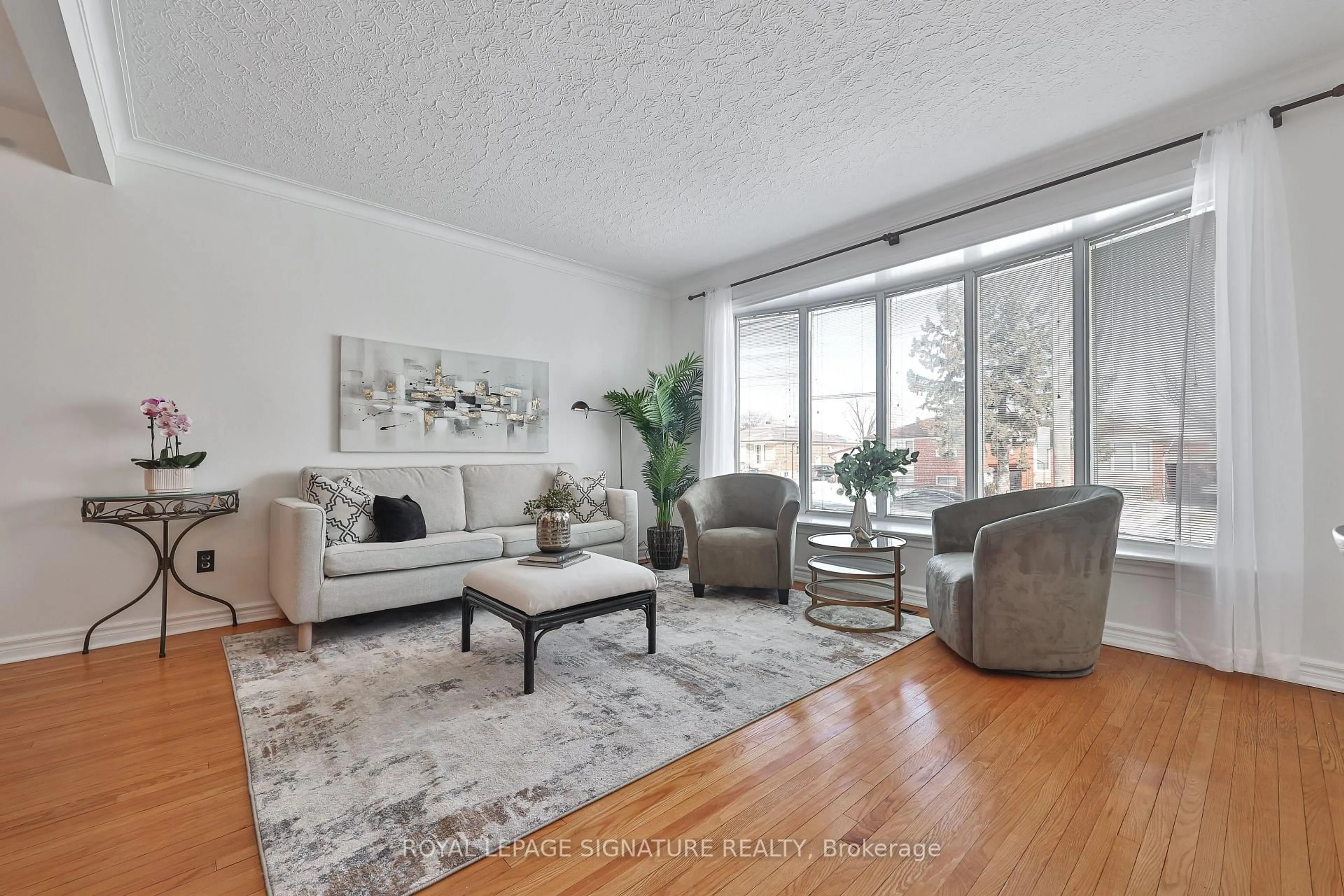 Living room with furniture, unknown for 9 Shaddock Cres, Toronto Ontario M1J 1L3