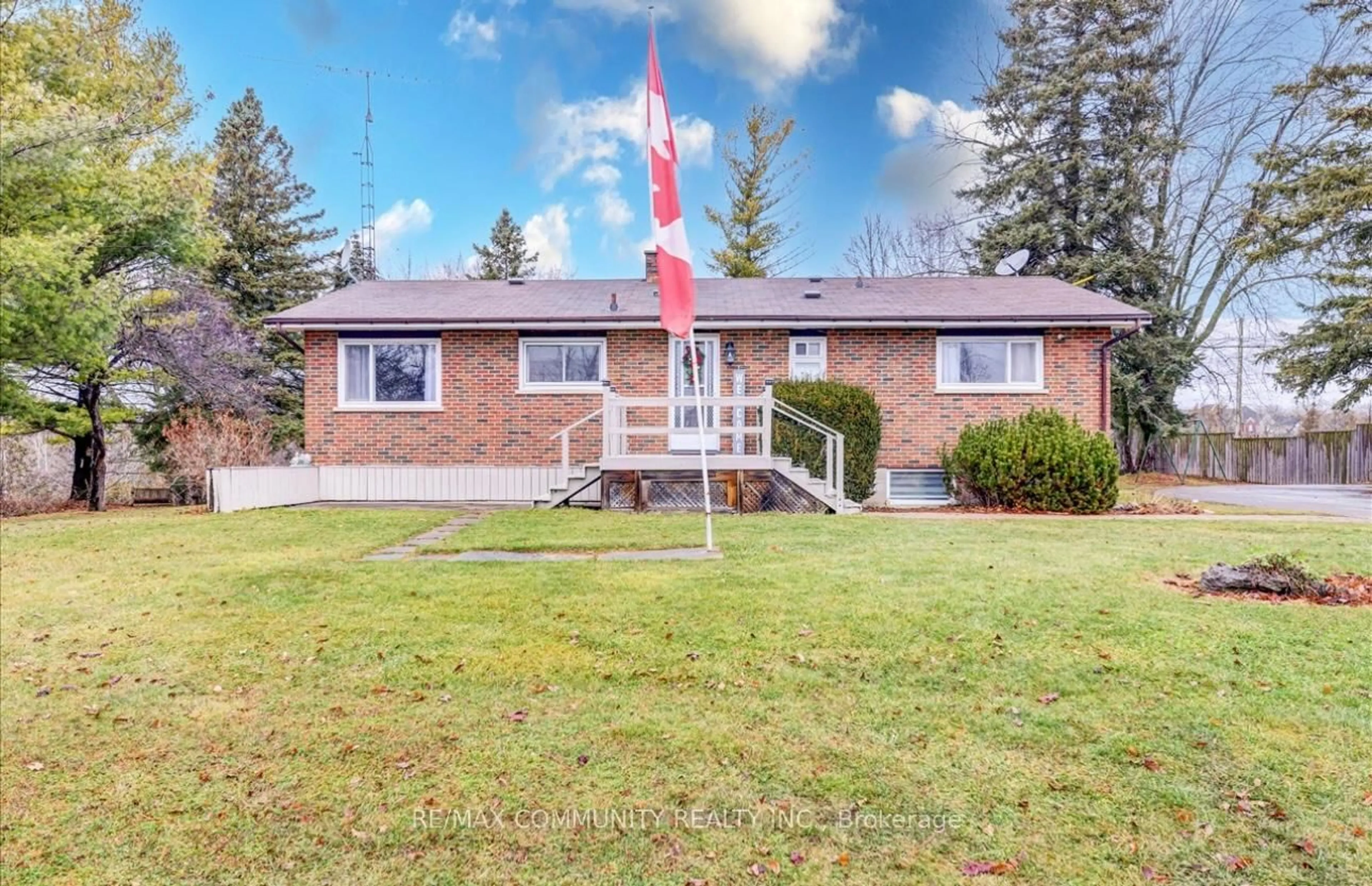 Unknown for 992 Church St, Ajax Ontario L1T 4W3