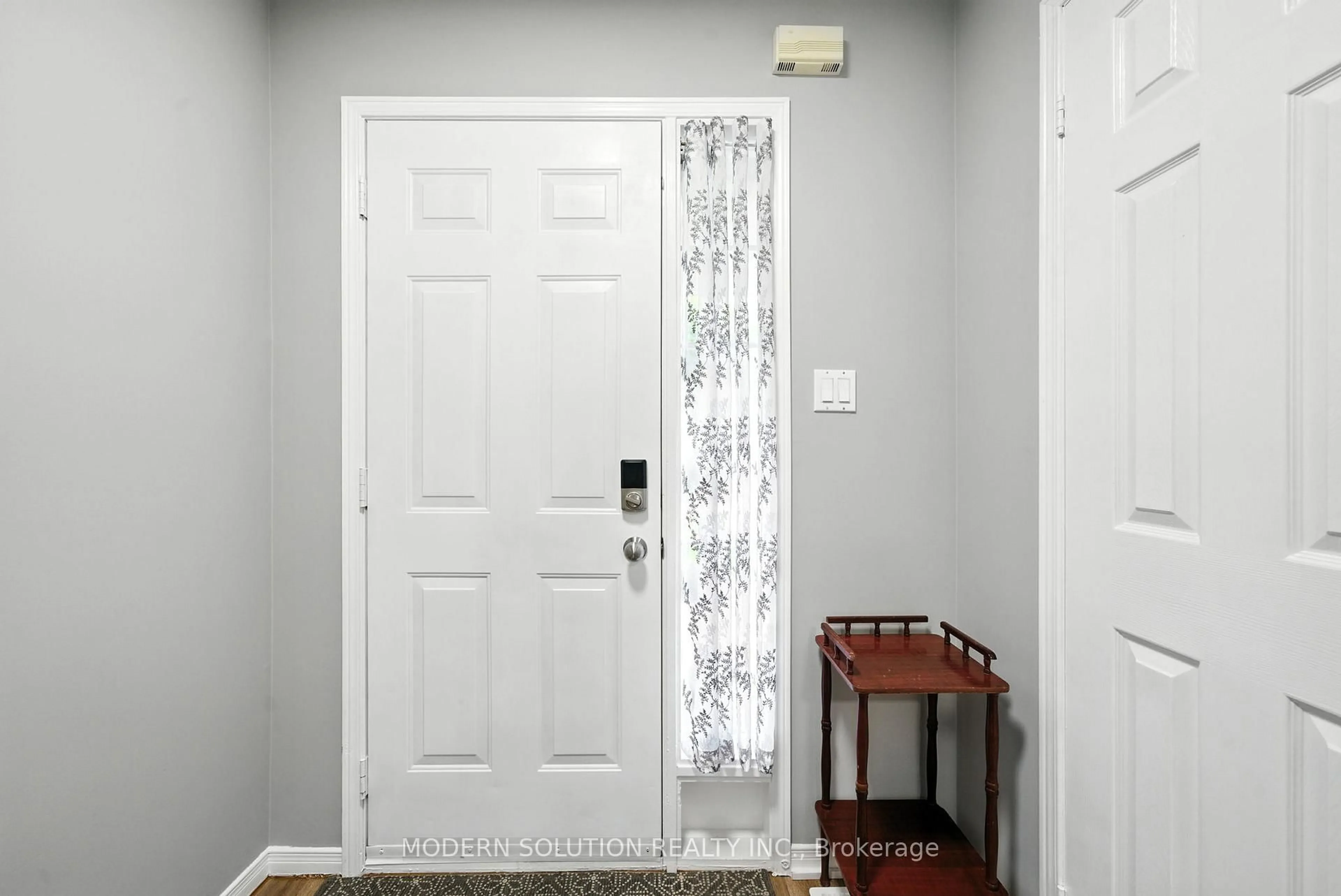 Indoor entryway for 99 Creekwood Cres, Whitby Ontario L1R 2K1