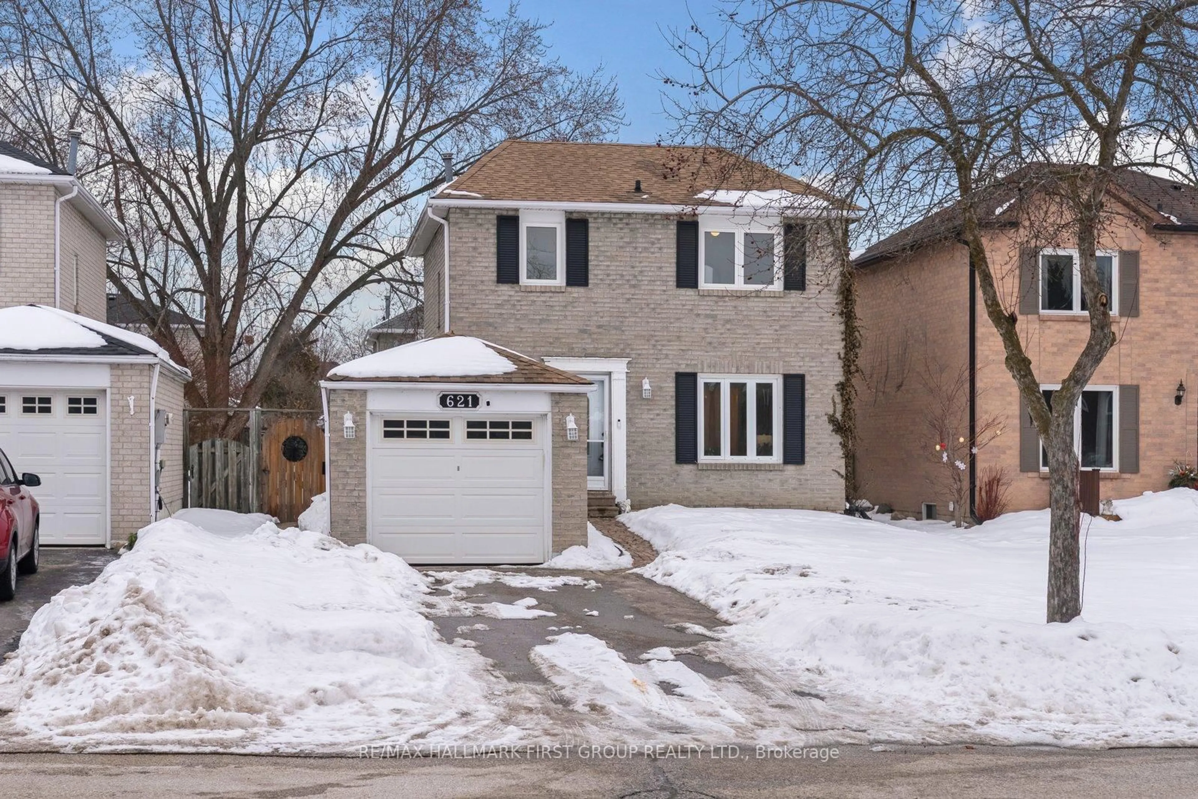 Home with brick exterior material, street for 621 Beckworth Sq, Pickering Ontario L1V 3X3