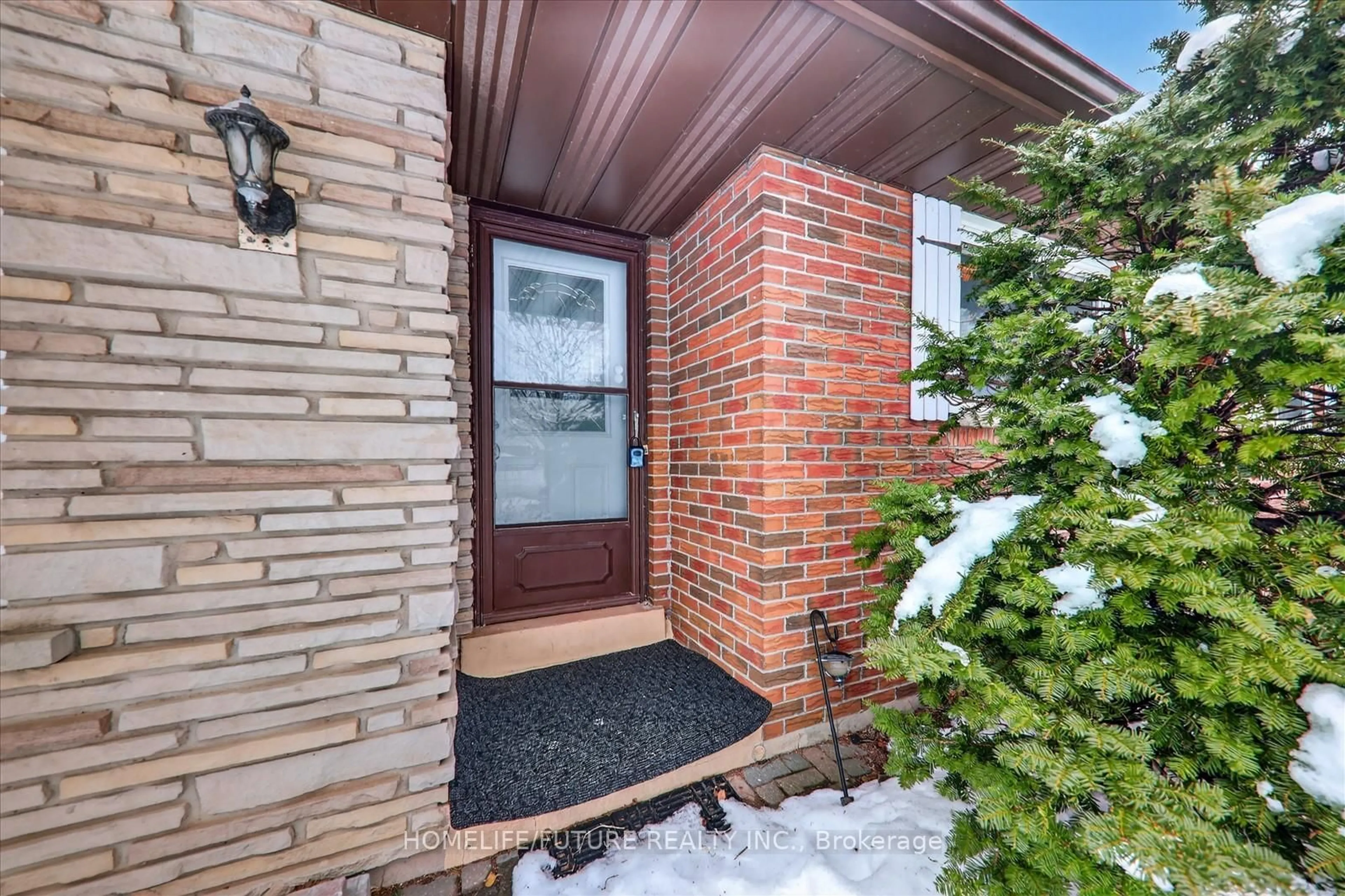 Indoor entryway for 2111 Prestonvale Rd, Clarington Ontario L1E 2S2