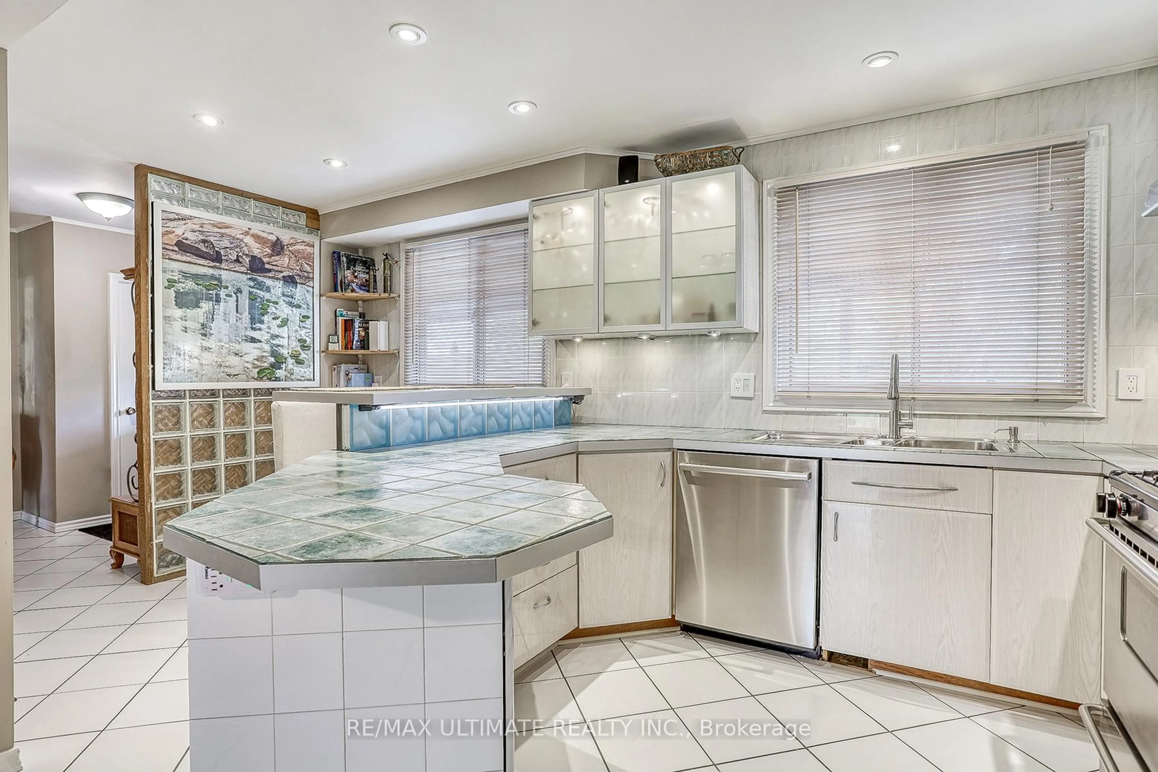 Contemporary kitchen, ceramic/tile floor for 103 Weir Cres, Toronto Ontario M1E 3B2