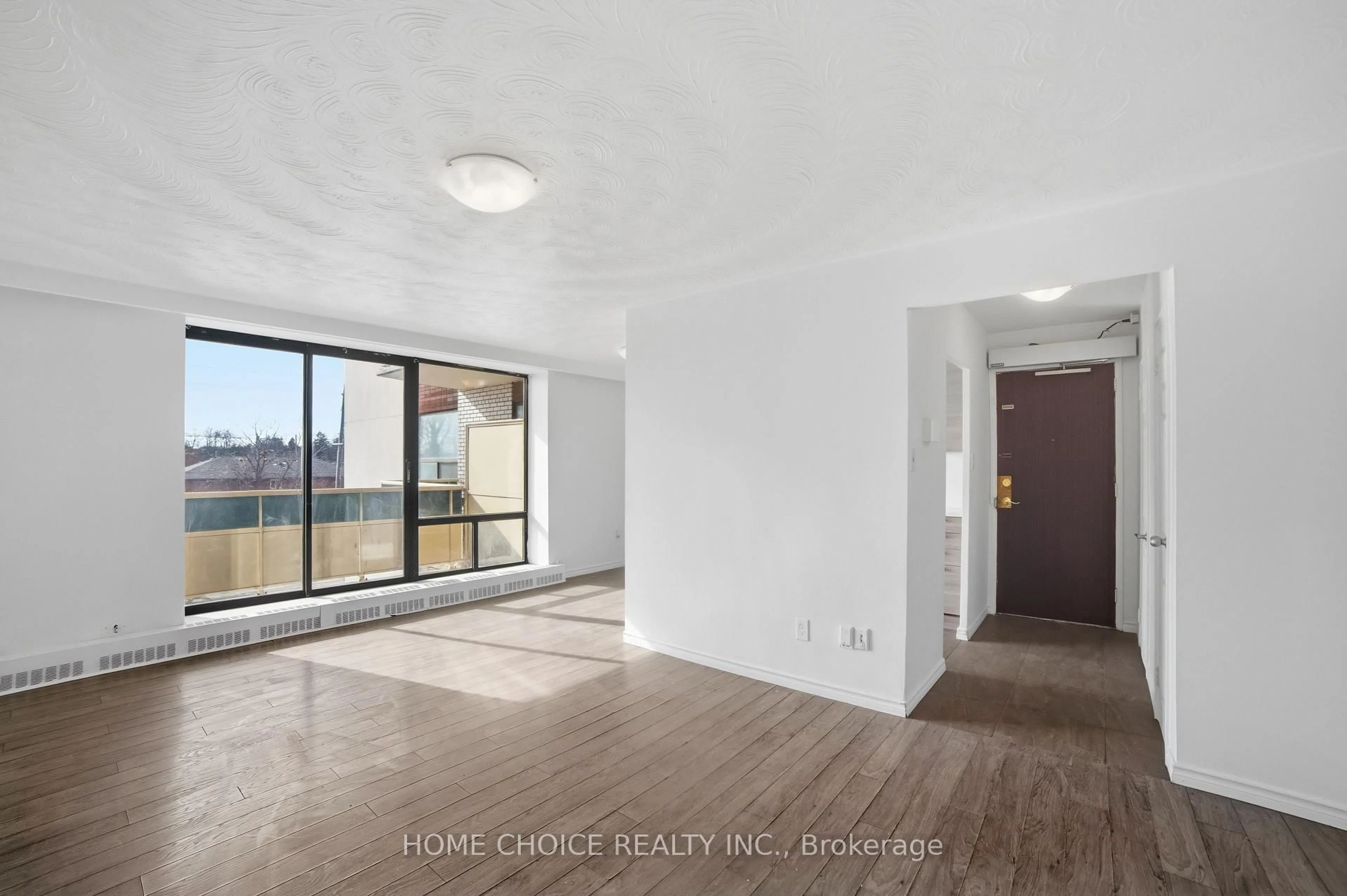 Unknown for 921 Midland Ave #302, Toronto Ontario M1K 4G2