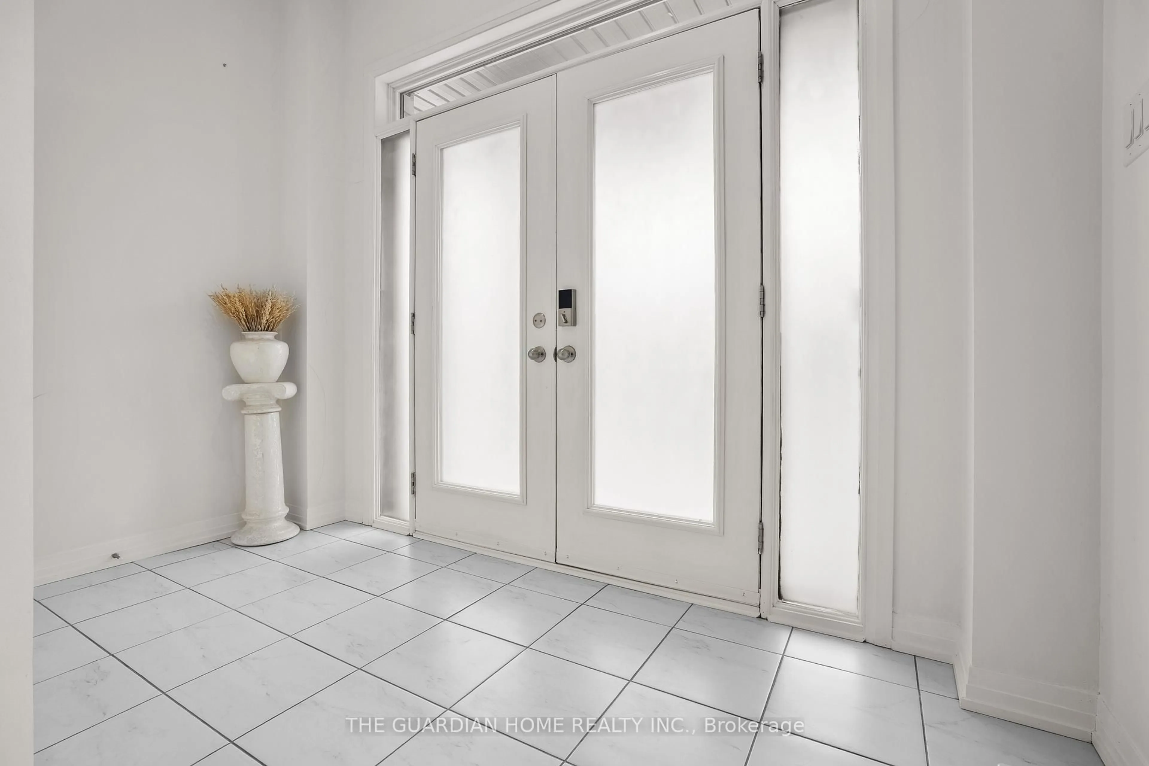 Indoor entryway for 50 Cryderman Lane, Clarington Ontario L1C 1Z8