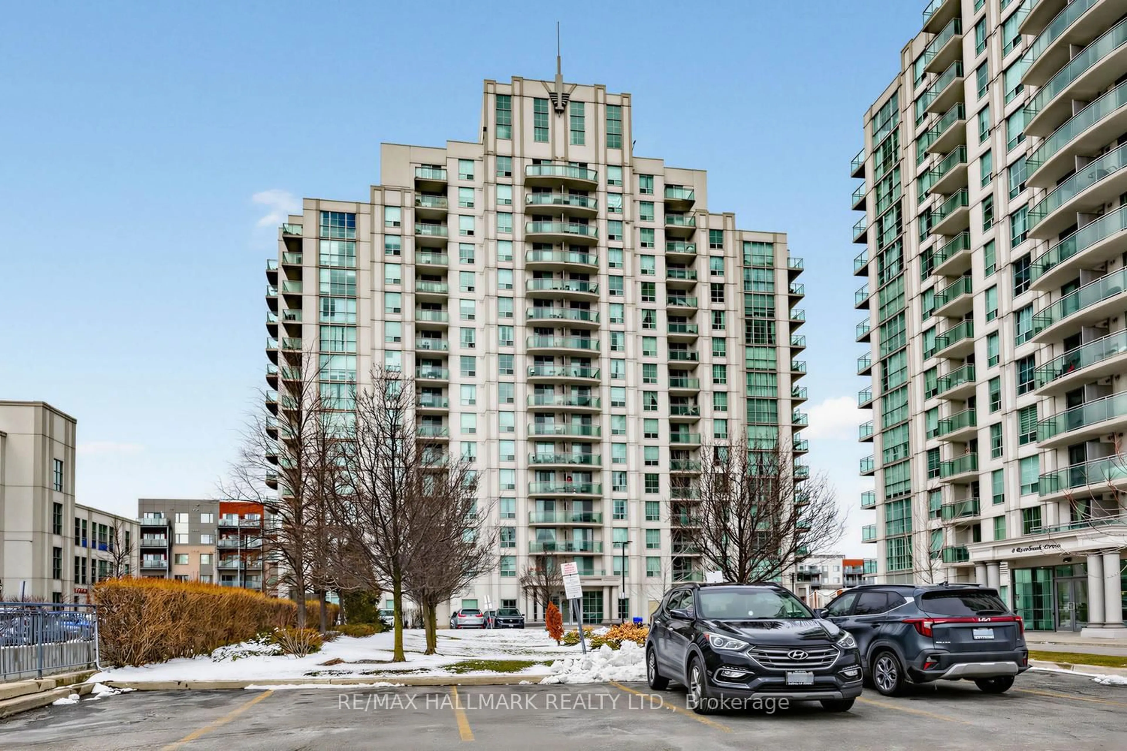 A pic from outside/outdoor area/front of a property/back of a property/a pic from drone, unknown for 6 Rosebank Dr #PH M, Toronto Ontario M1B 0A1