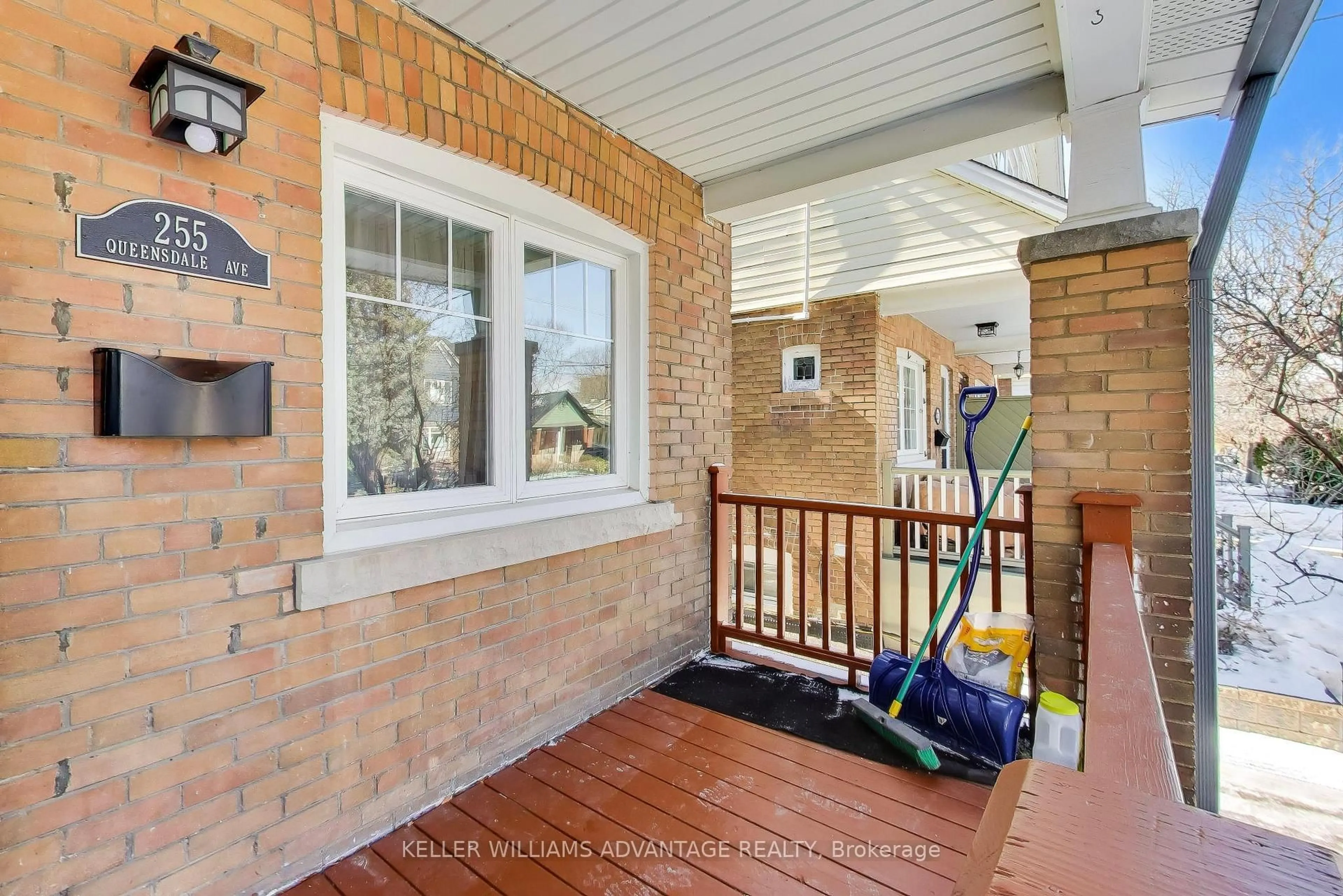 Indoor entryway for 255 Queensdale Ave, Toronto Ontario M4C 2B3